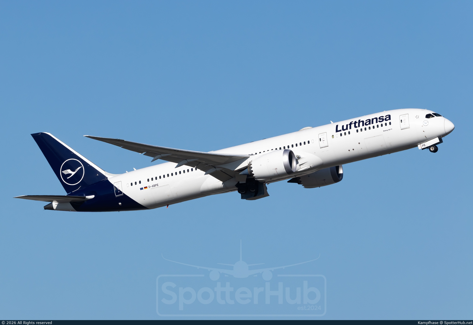 Photo of D-ABPE - Boeing 787-9 Dreamliner operated by Lufthansa