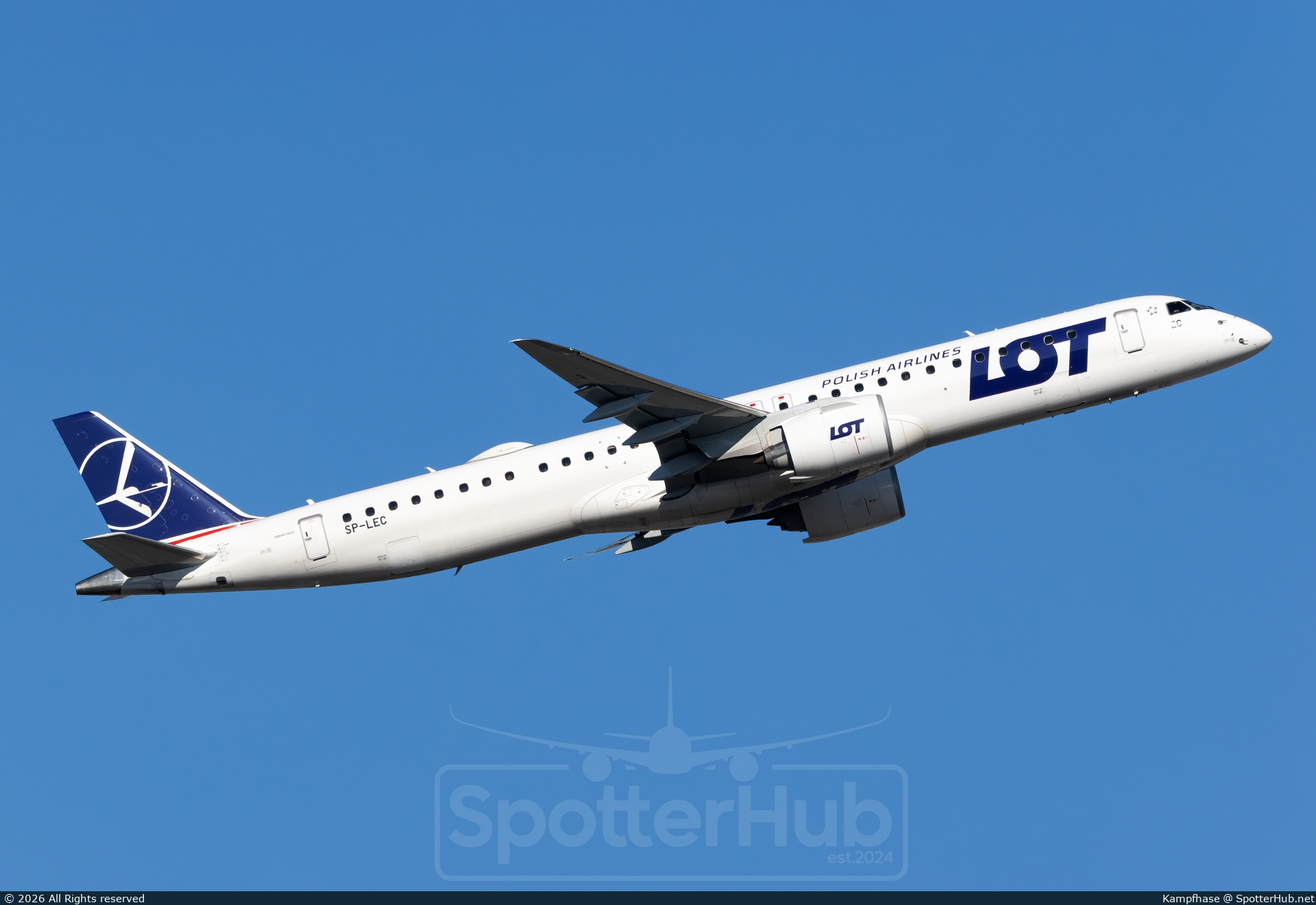 Photo of SP-LEC - Embraer ERJ-195-E2 operated by LOT Polish Airlines