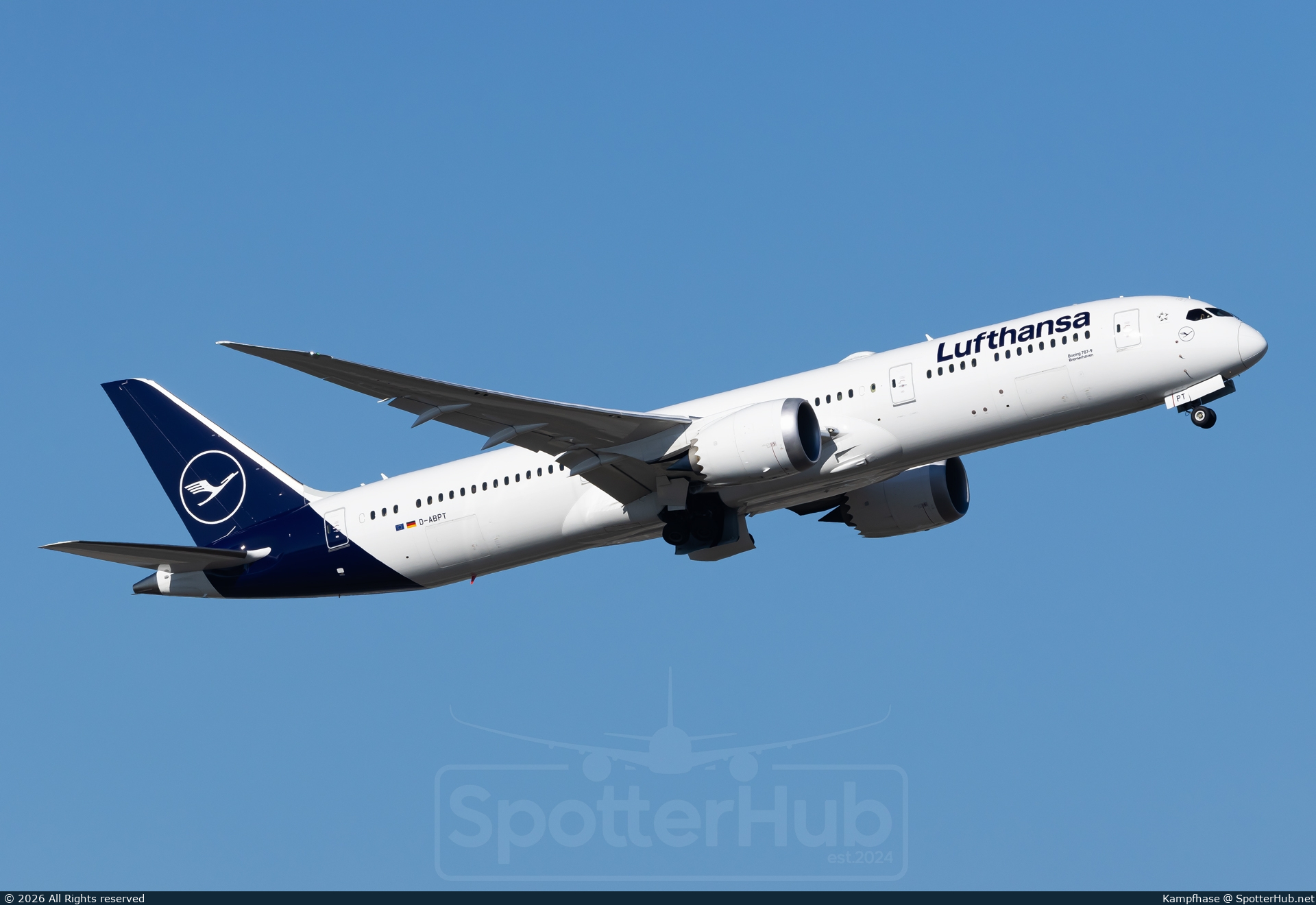 Photo of D-ABPT - Boeing 787-9 Dreamliner operated by Lufthansa
