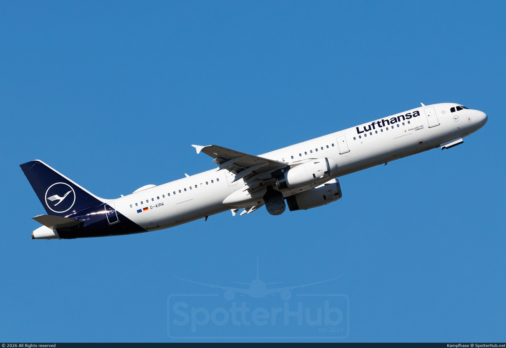 Photo of D-AIRW - Airbus A321-131 operated by Lufthansa