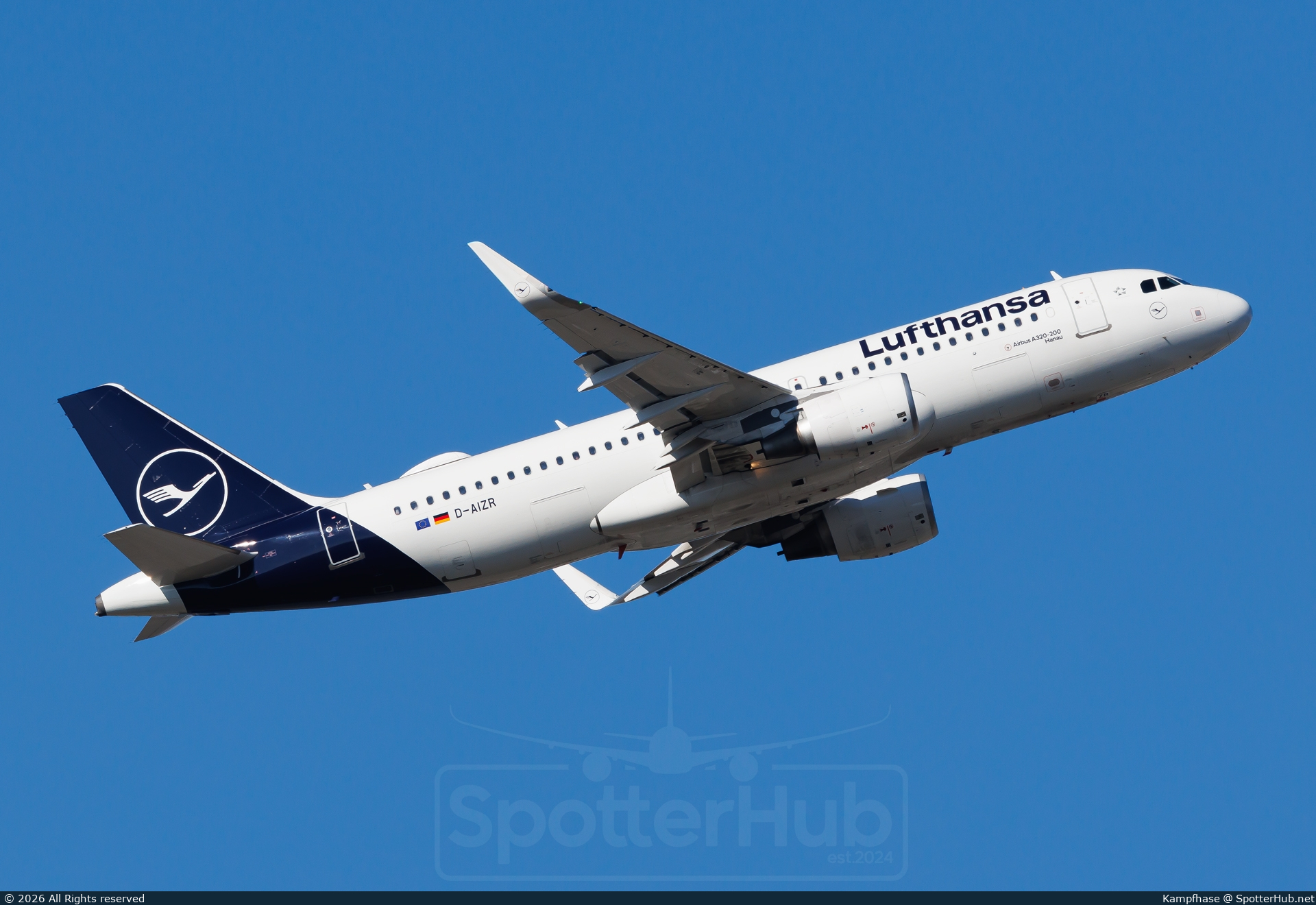 Photo of D-AIZR - Airbus A320-214 operated by Lufthansa