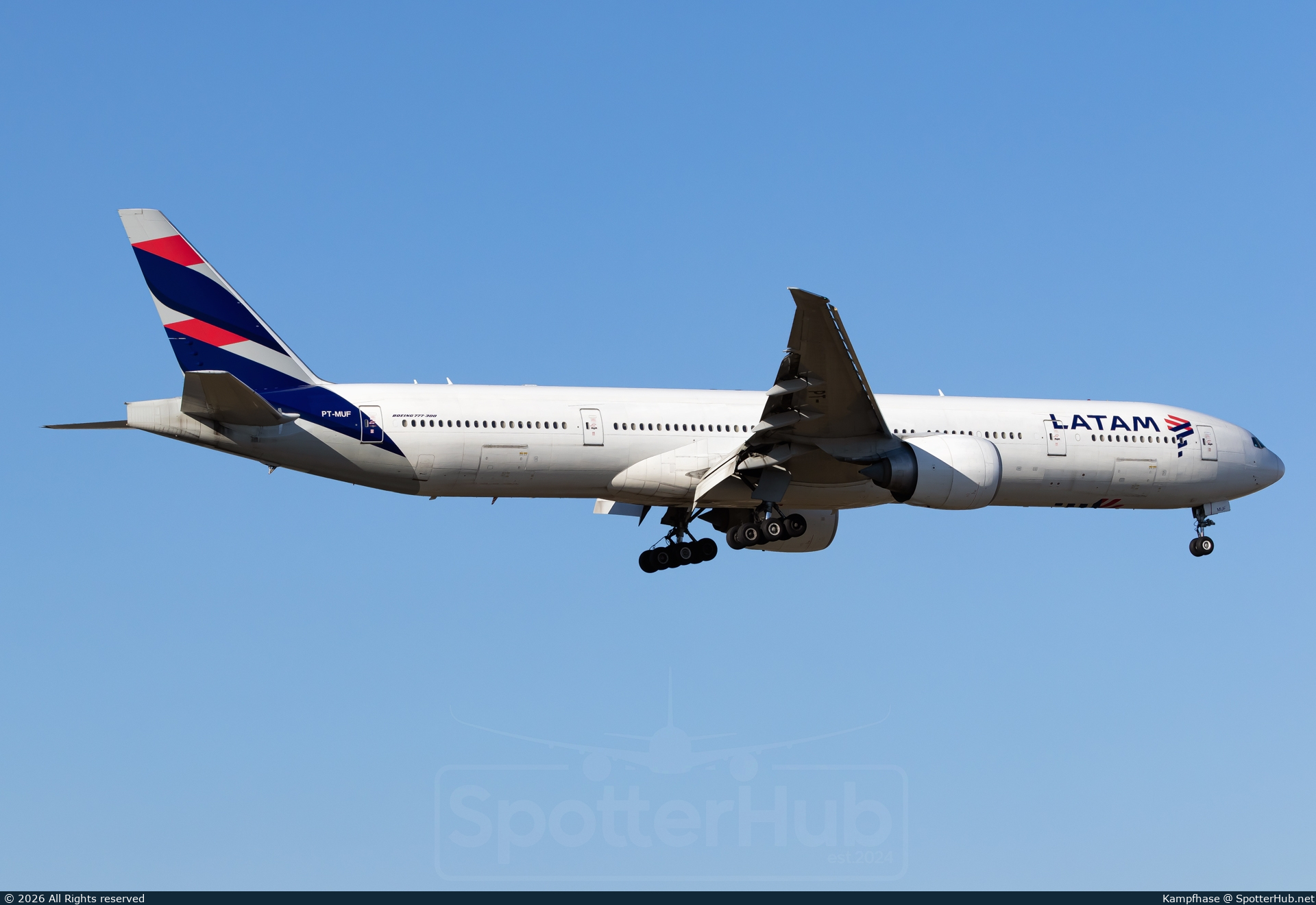 Photo of PT-MUF - Boeing 777-32W(ER) operated by LATAM Airlines Brasil
