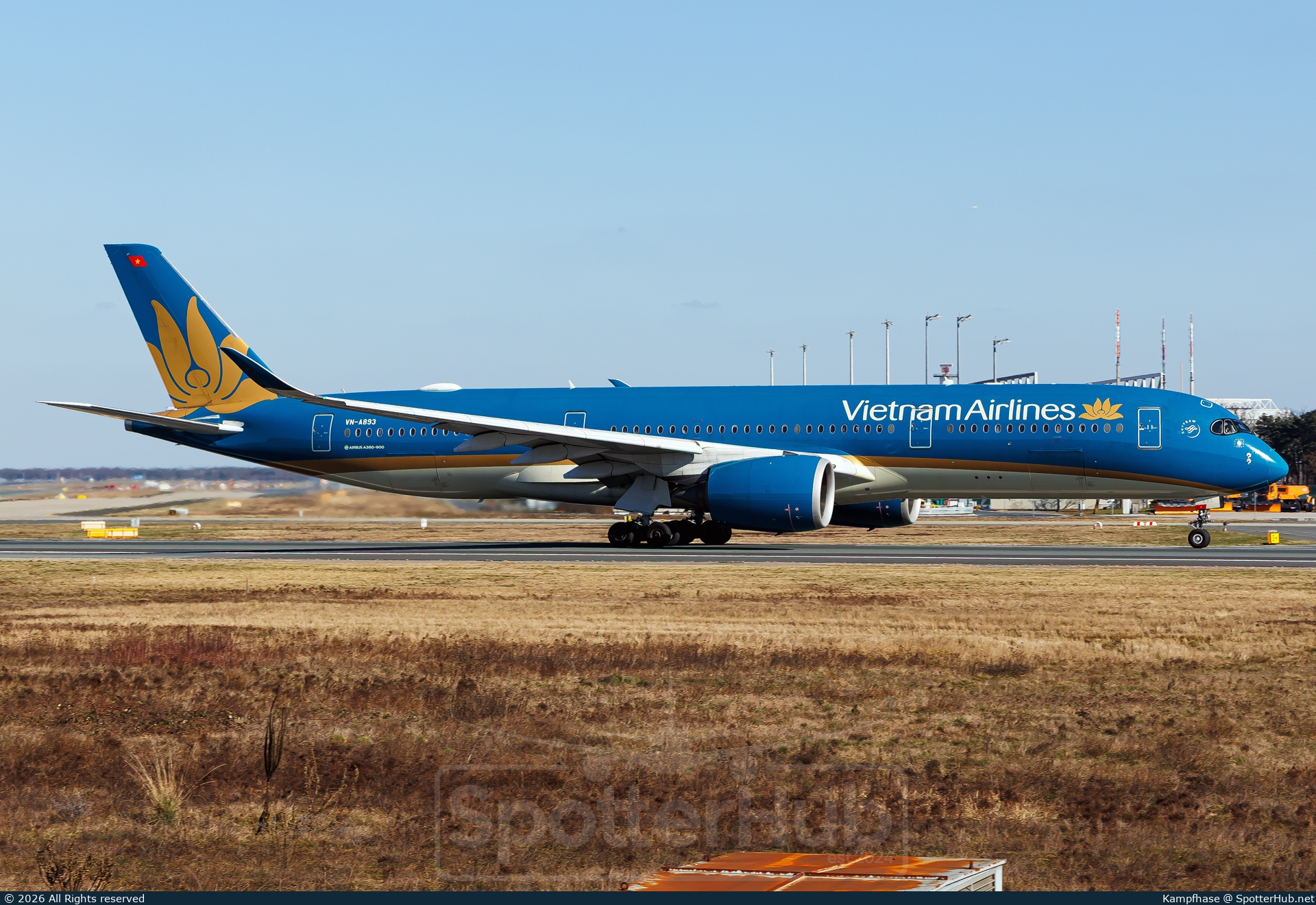 Photo of VN-A893 - Airbus A350-941 operated by Vietnam Airlines