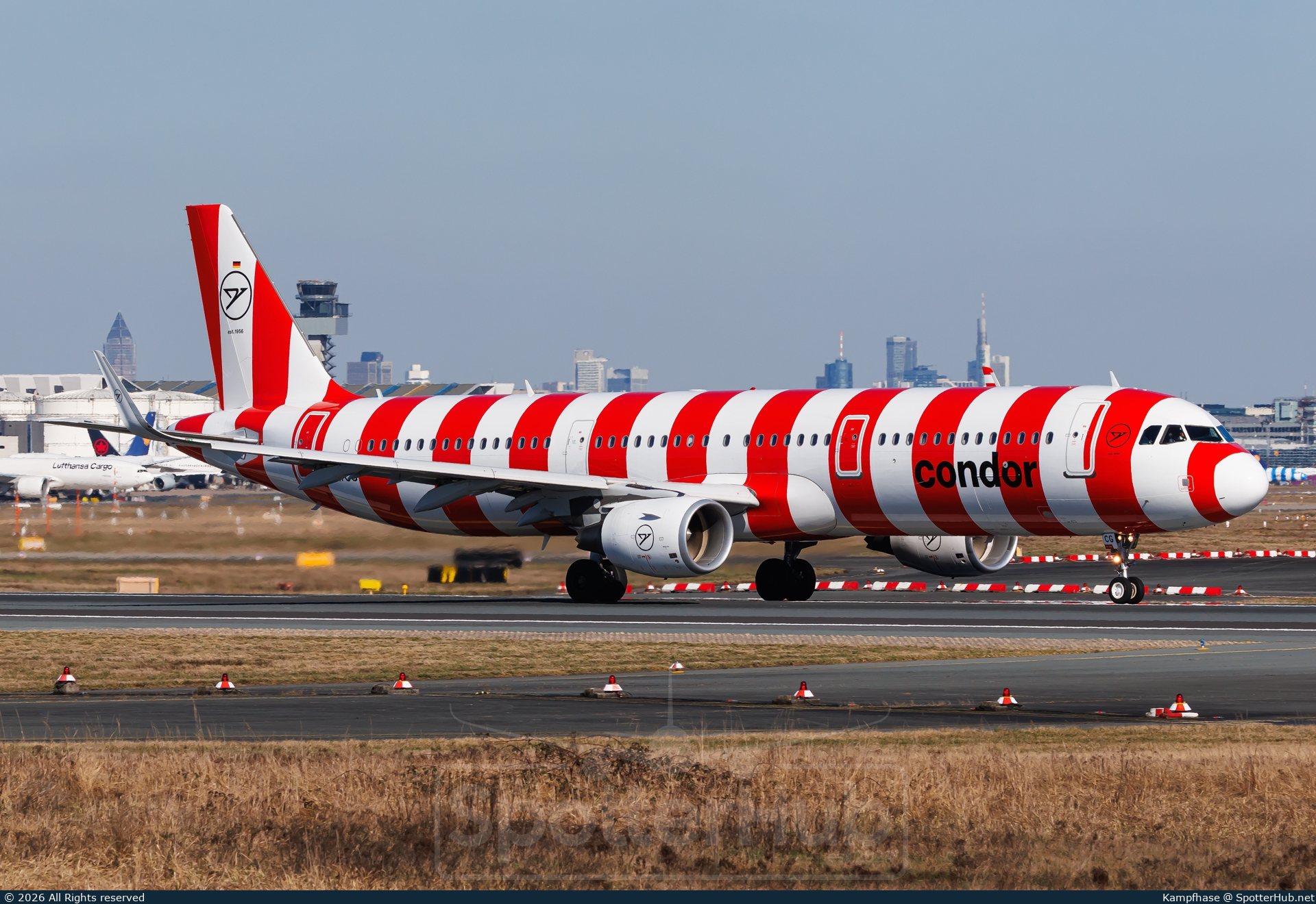 Photo of D-ATCG - Airbus A321-211 operated by Condor