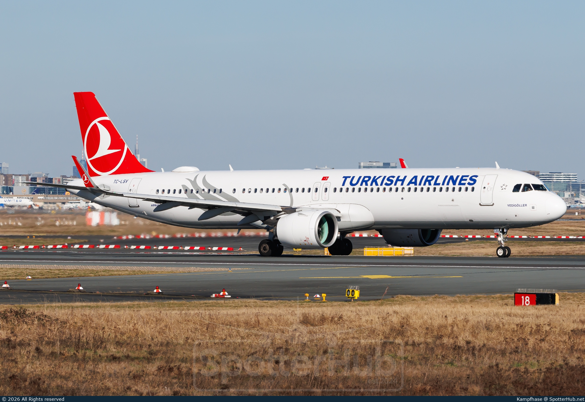 Photo of TC-LSV - Airbus A321-271NX operated by Turkish Airlines
