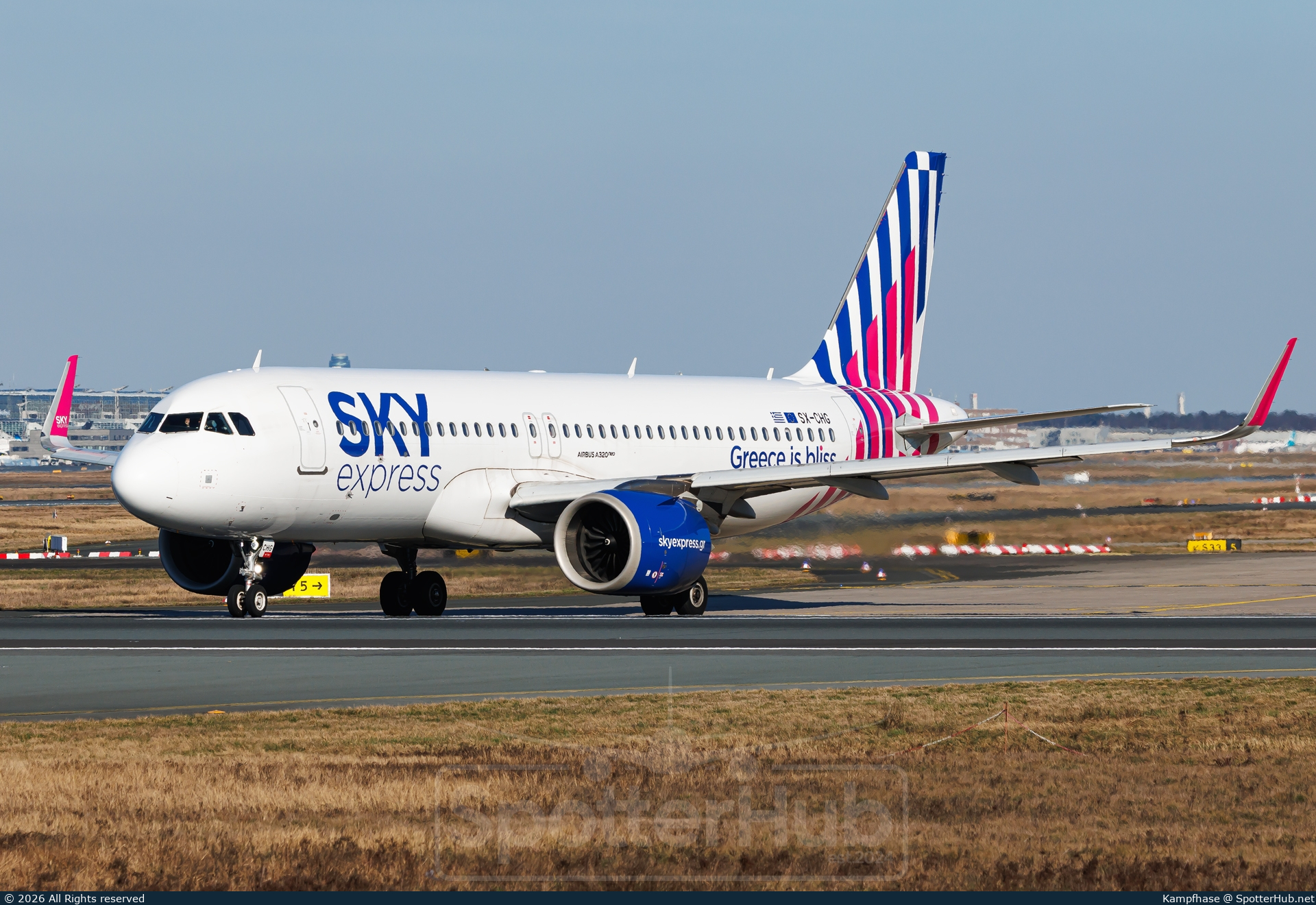 Photo of SX-CHG - Airbus A320-251N operated by Sky Express