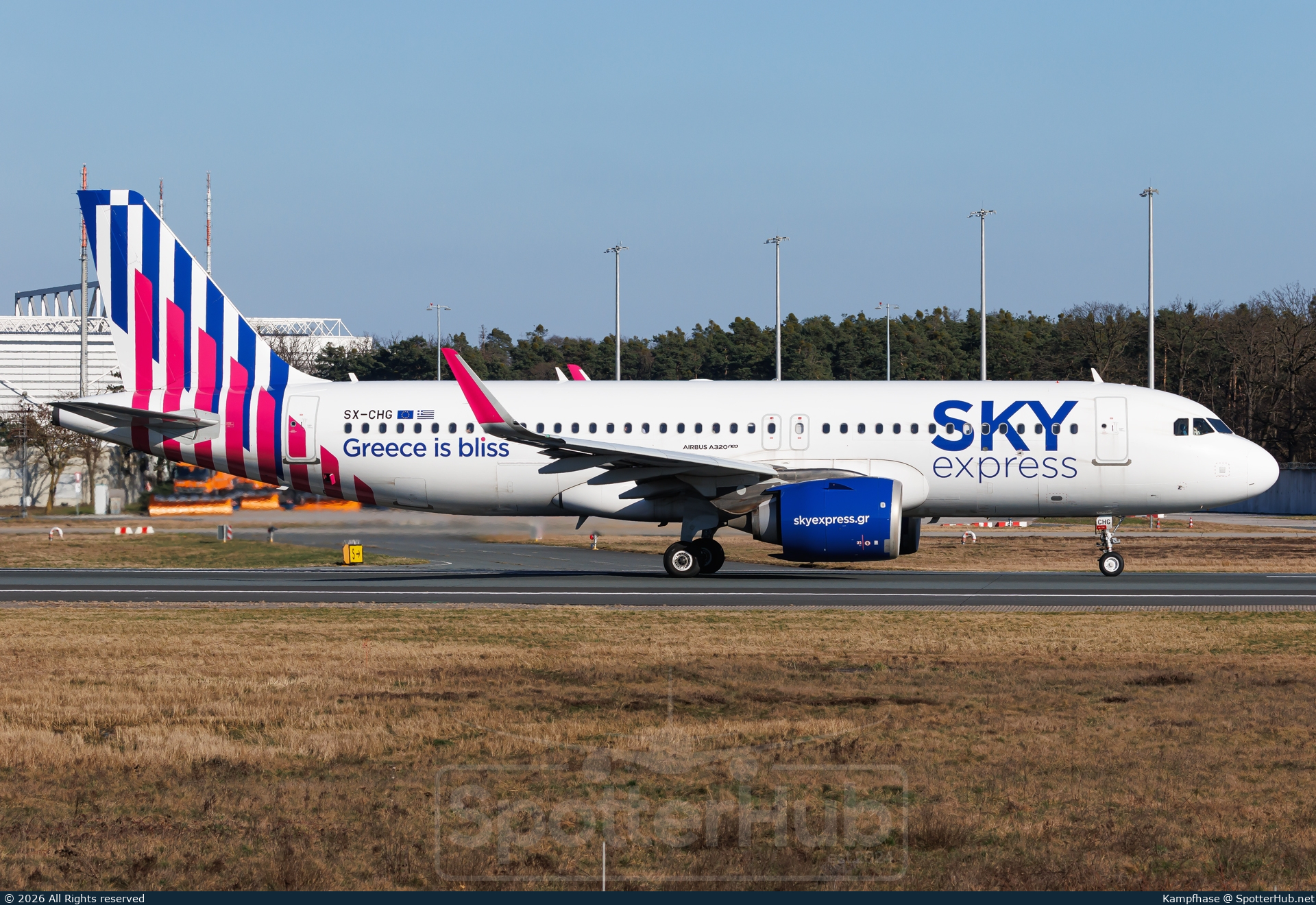 Photo of SX-CHG - Airbus A320-251N operated by Sky Express