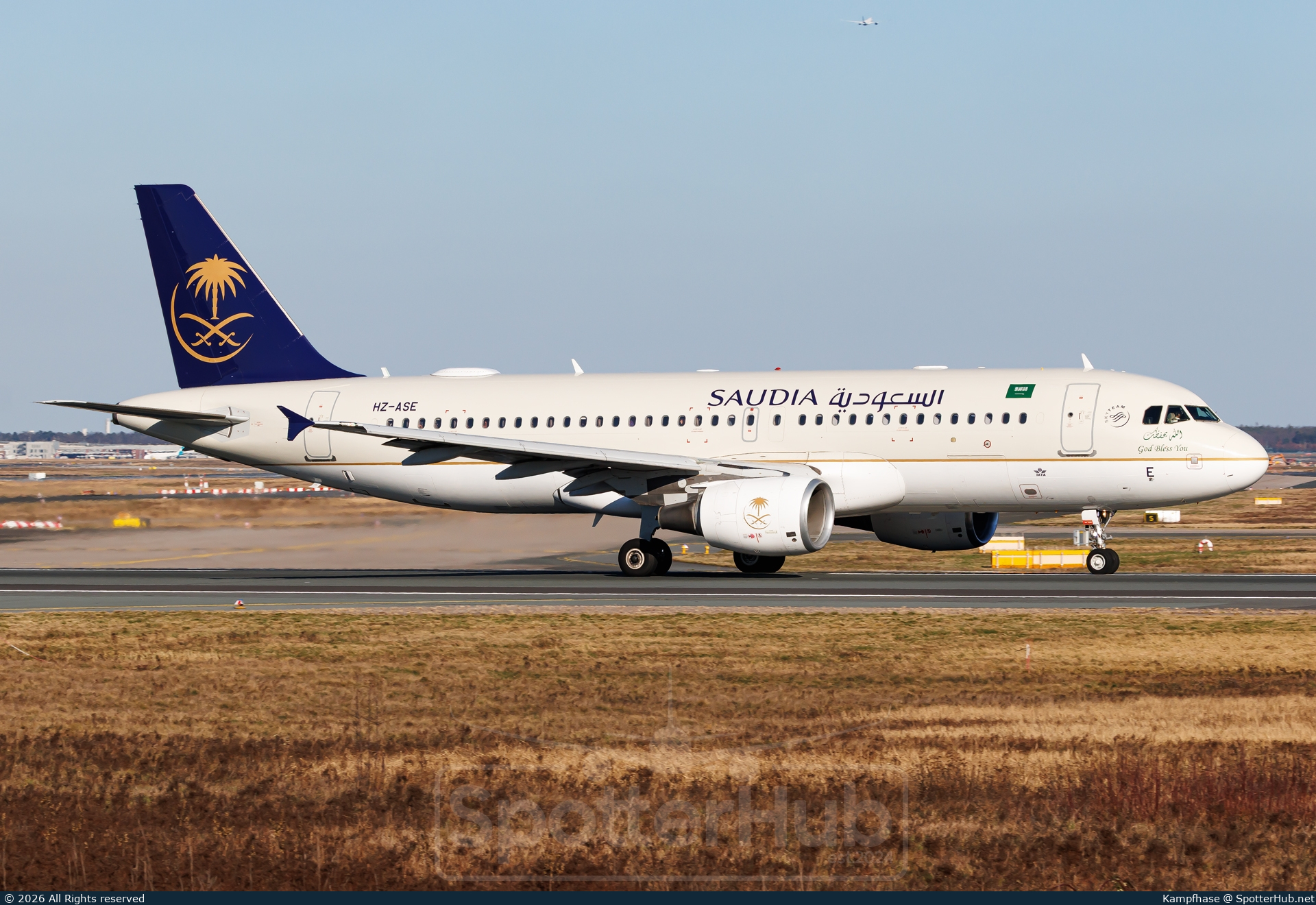 Photo of HZ-ASE - Airbus A320-214 operated by Saudia