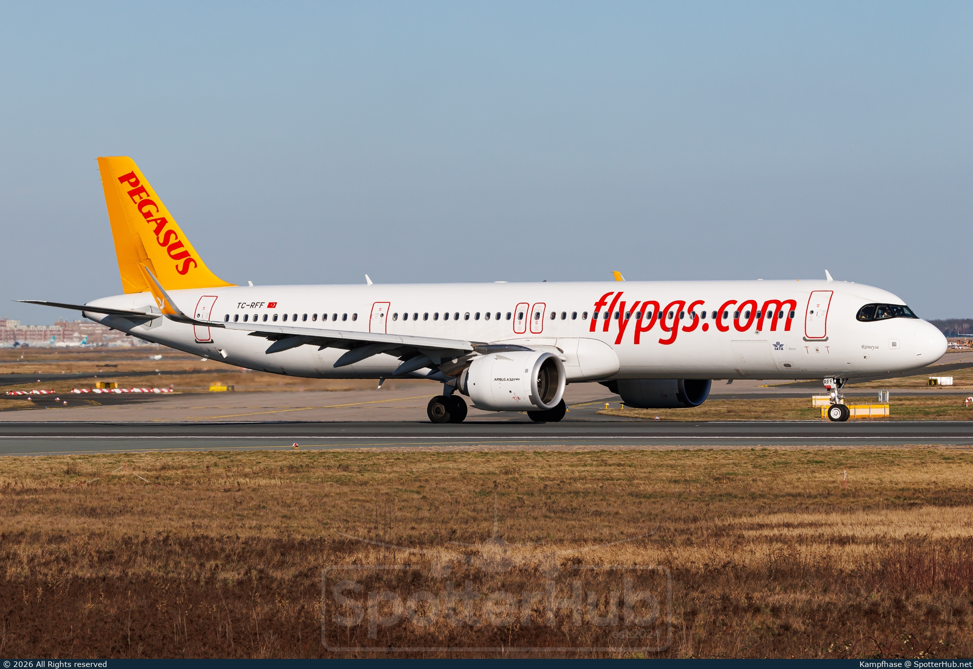 Photo of TC-RFF - Airbus A321-251NX operated by Pegasus Airlines