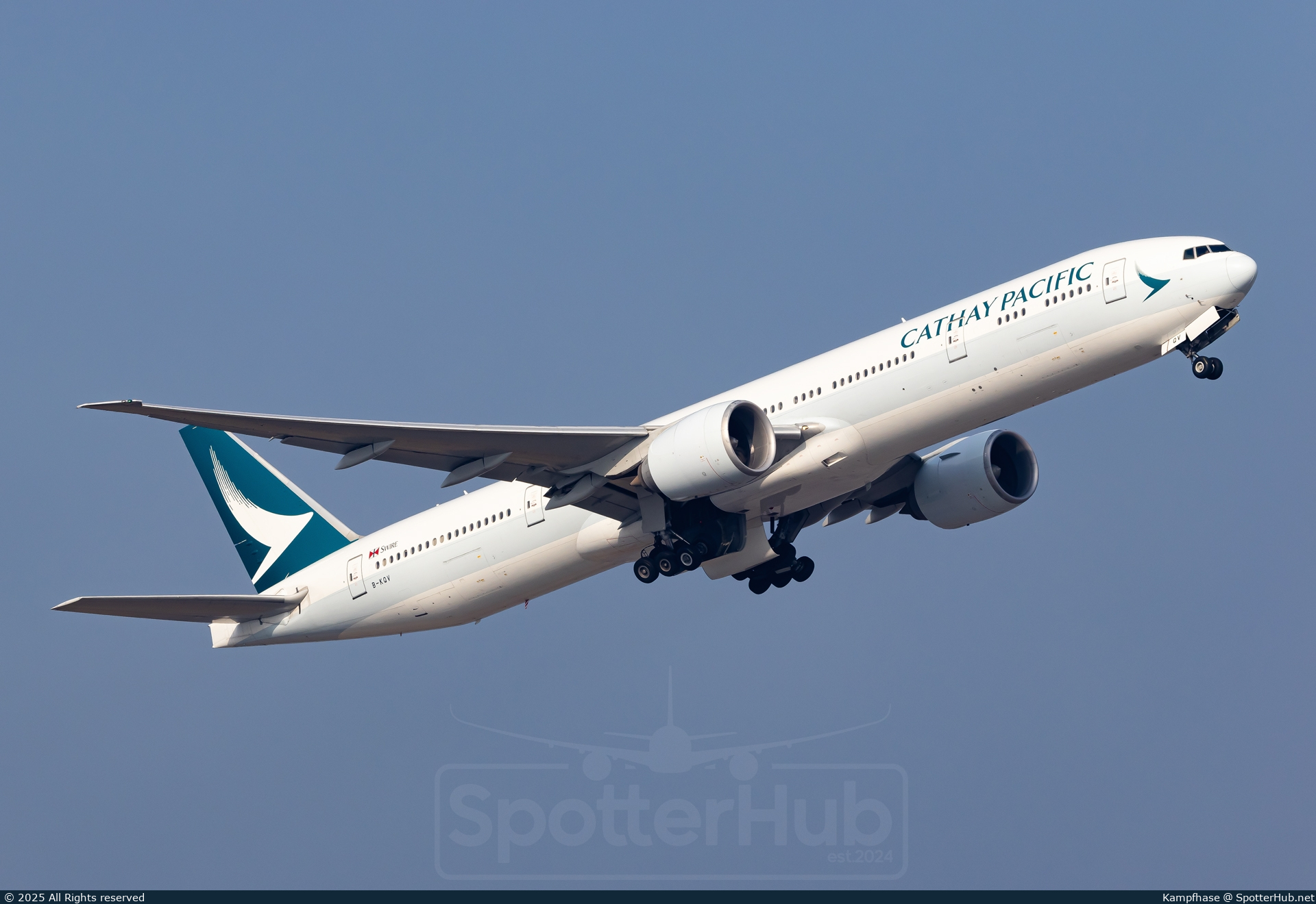 Photo of B-KQV - Boeing 777-367(ER) operated by Cathay Pacific Airways