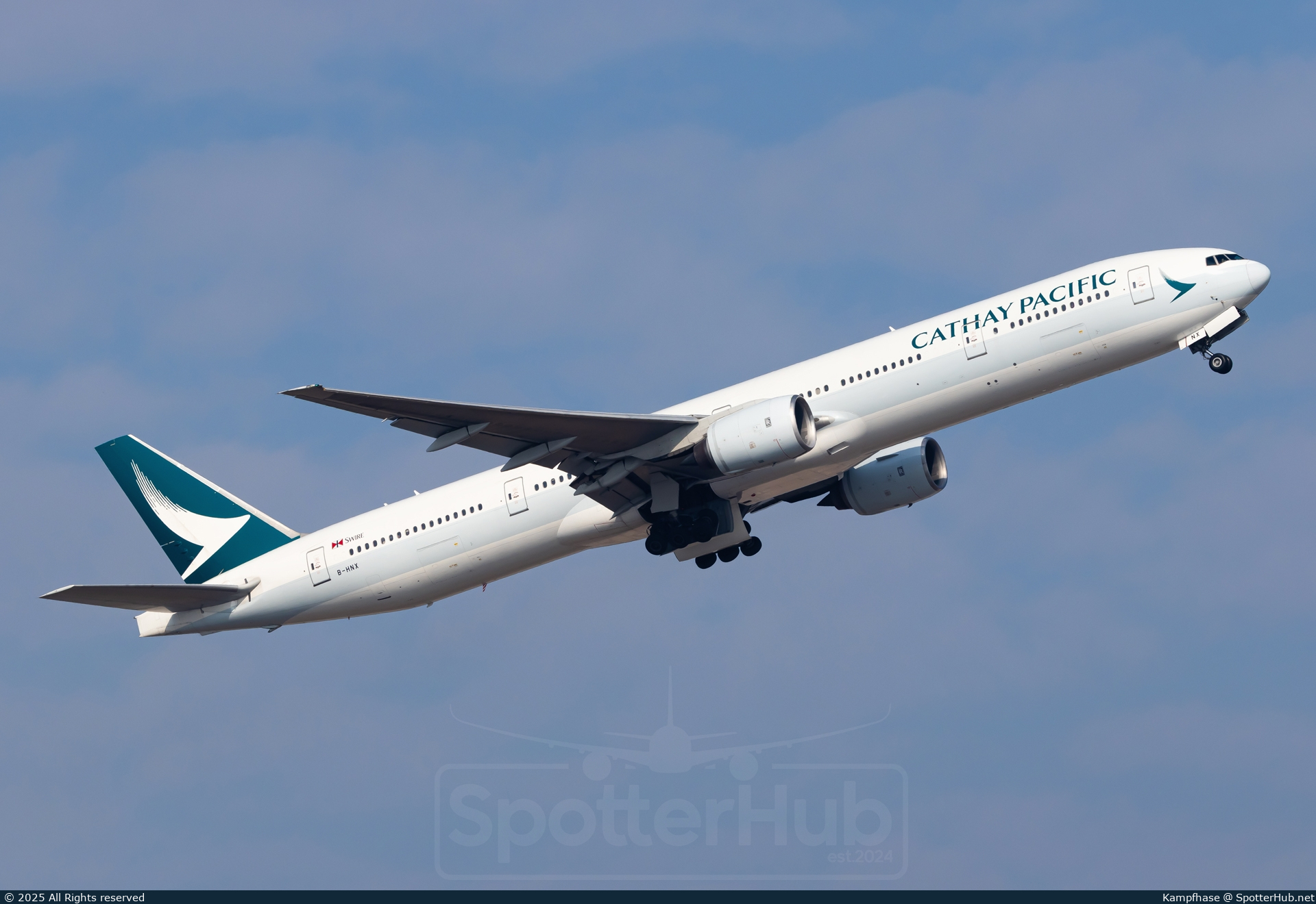 Photo of B-HNX - Boeing 777-31H operated by Cathay Pacific Airways