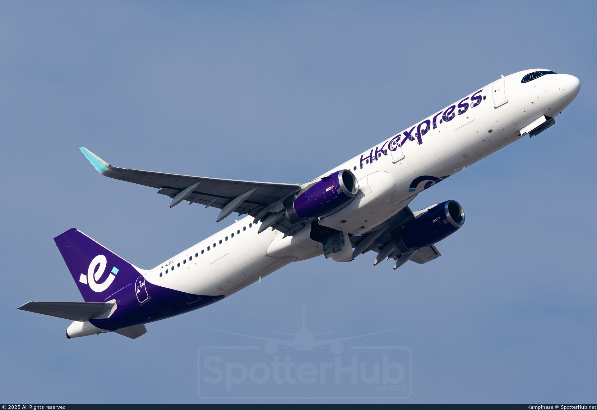 Photo of B-LEL - Airbus A321-231 operated by Hong Kong Express