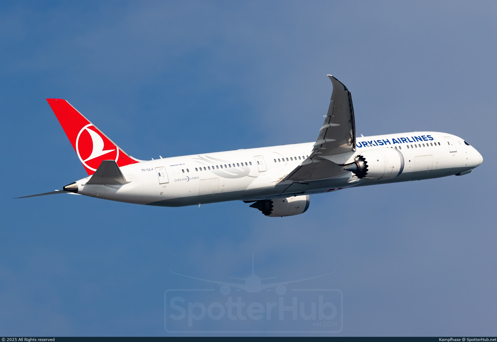 Photo of TC-LLJ - Boeing 787-9 Dreamliner operated by Turkish Airlines