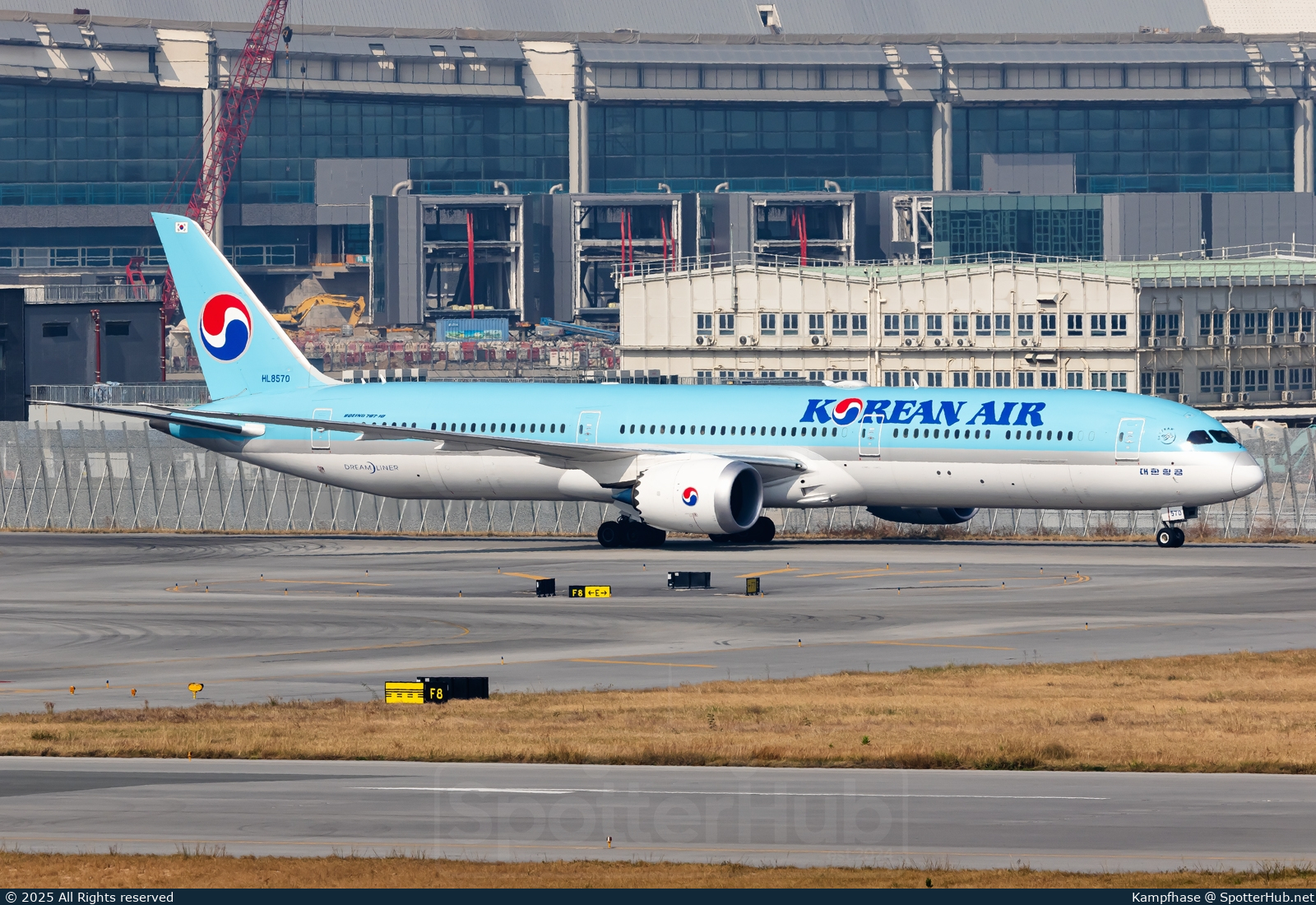 Photo of HL8570 - Boeing 787-10 Dreamliner operated by Korean Air