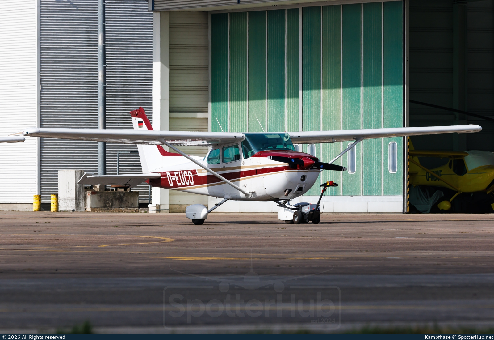 Photo of D-EUCO - Cessna 172N Skyhawk II operated by Flugschule NUF Neubrandenburg
