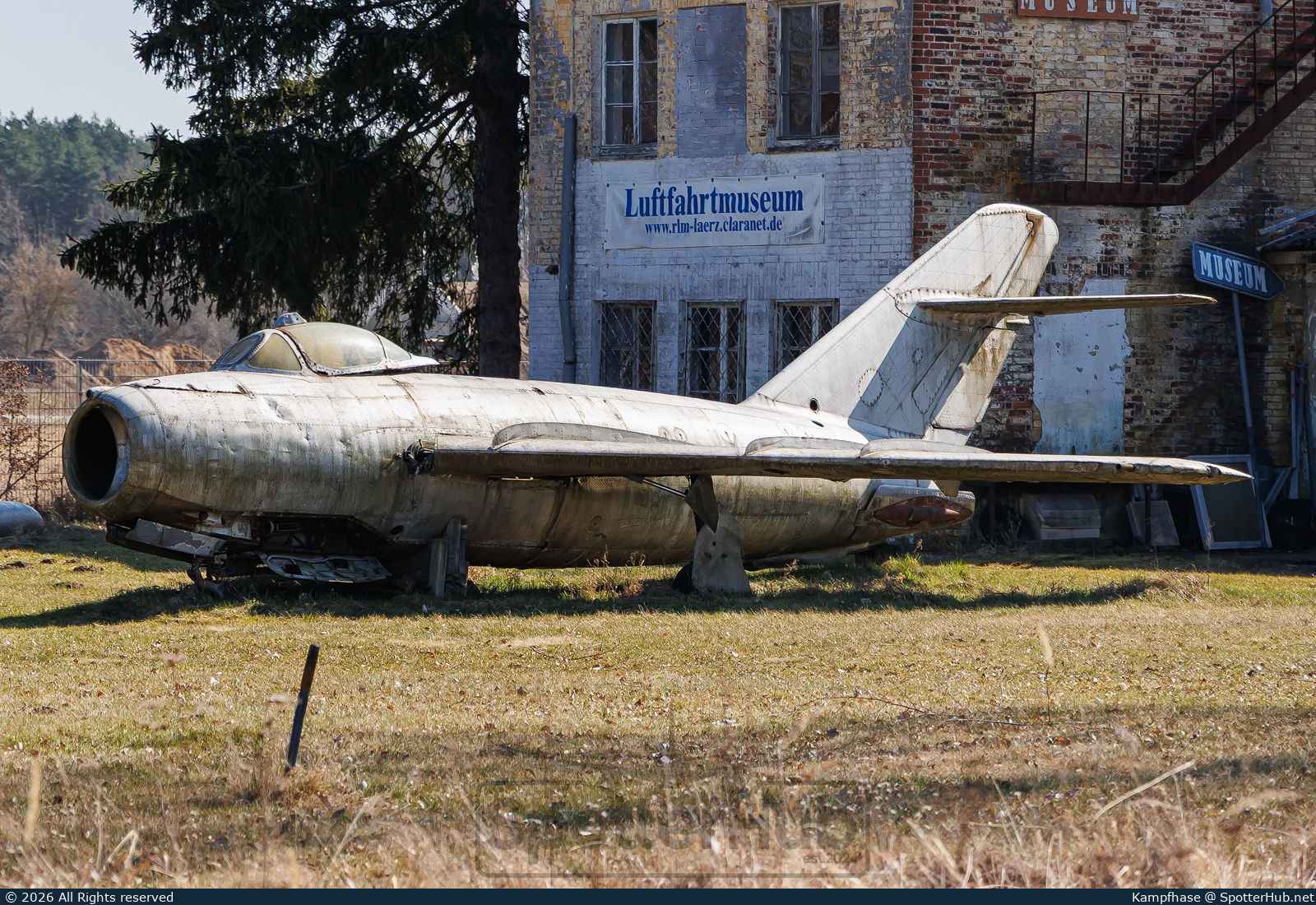 Photo of 25 - Mikoyan-Gurevich MiG-17 Fresco-A operated by Soviet Air Forces