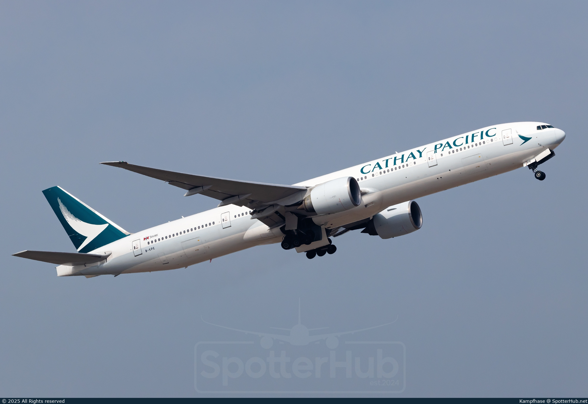 Photo of B-KPE - Boeing 777-367(ER) operated by Cathay Pacific Airways