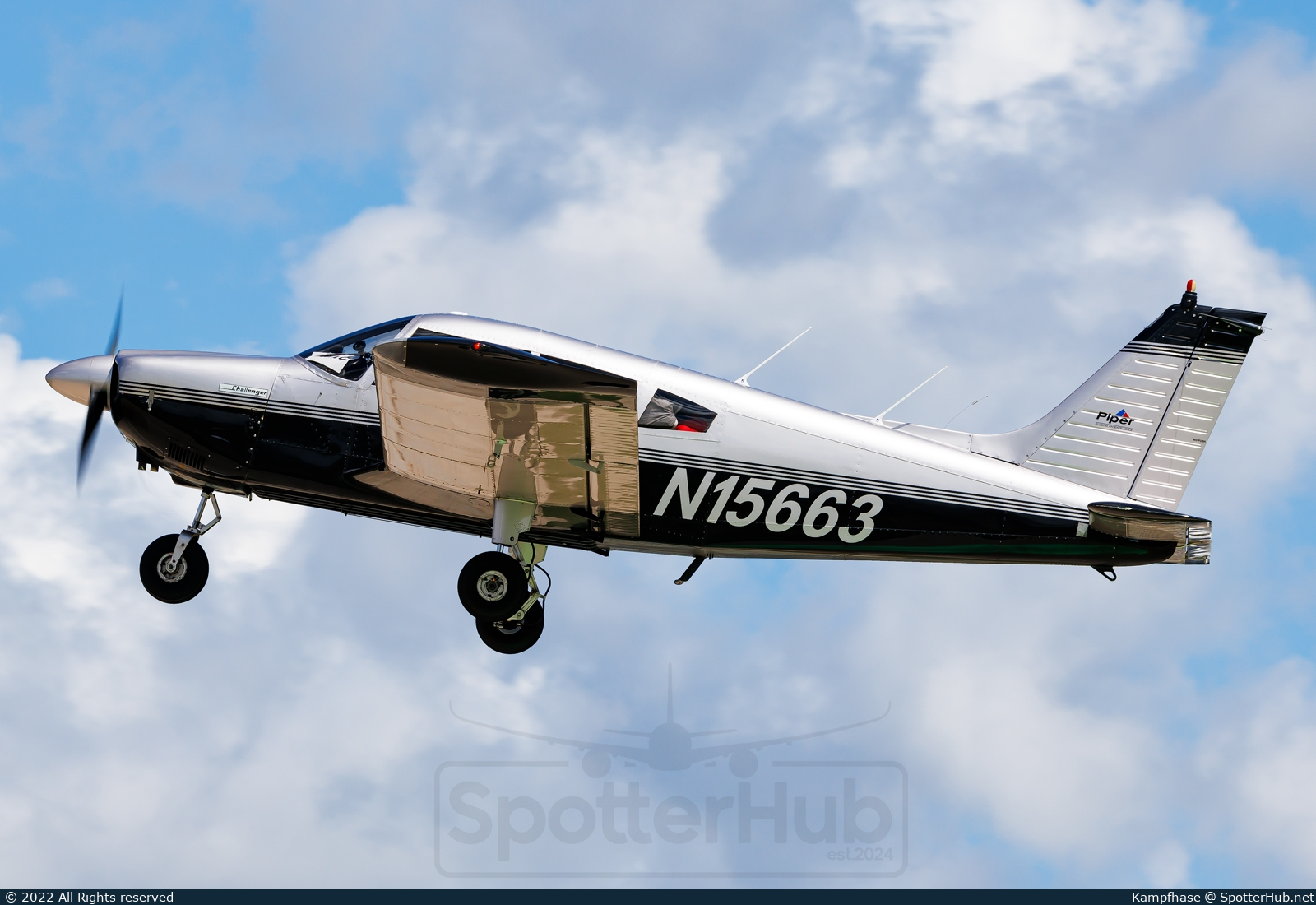 Photo of N15663 - Piper PA-28-180 Cherokee Challenger operated by Private