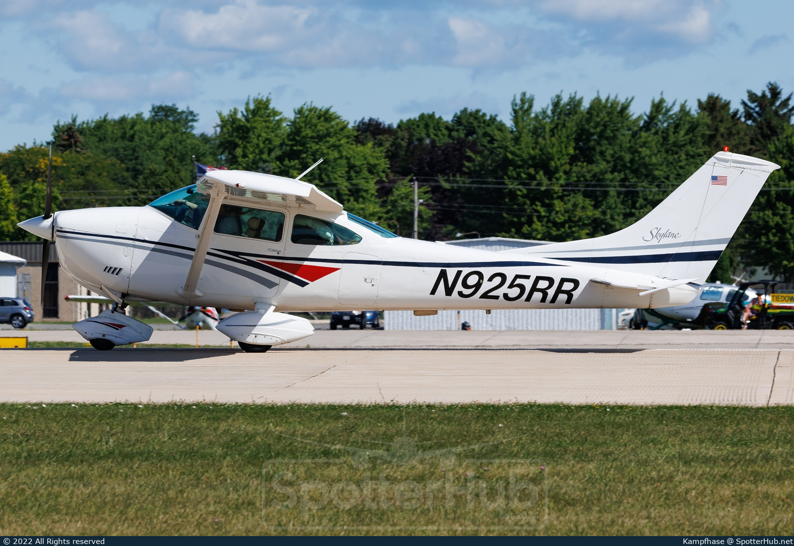 Photo of N925RR - Cessna 182N Skylane operated by Private