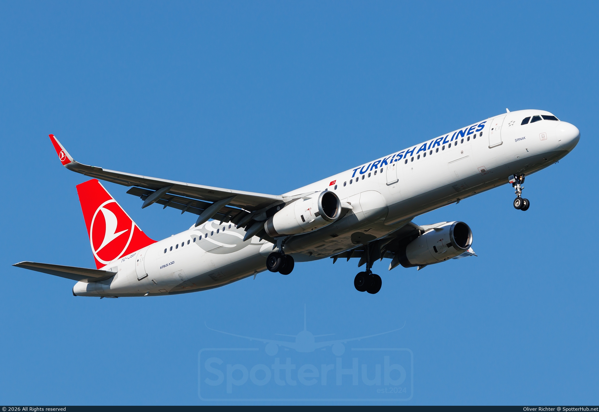 Photo of TC-JSP - Airbus A321-231 operated by Turkish Airlines