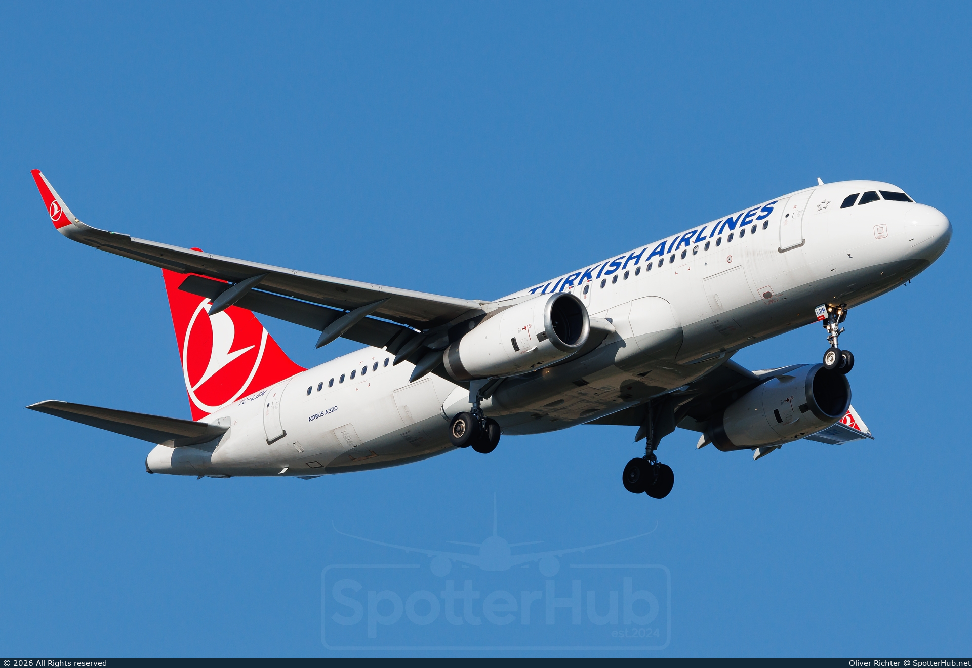Photo of TC-LBM - Airbus A320-232 operated by Turkish Airlines