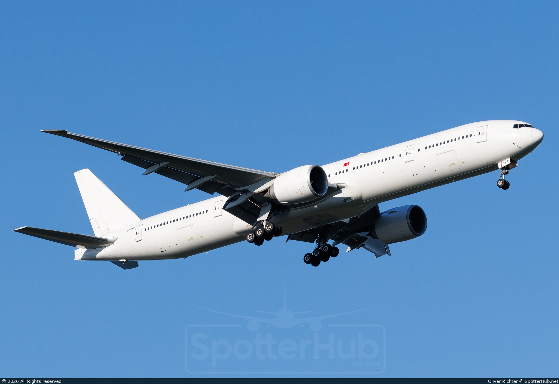 Photo of TC-LKF - Boeing 777-31H(ER) operated by Turkish Airlines