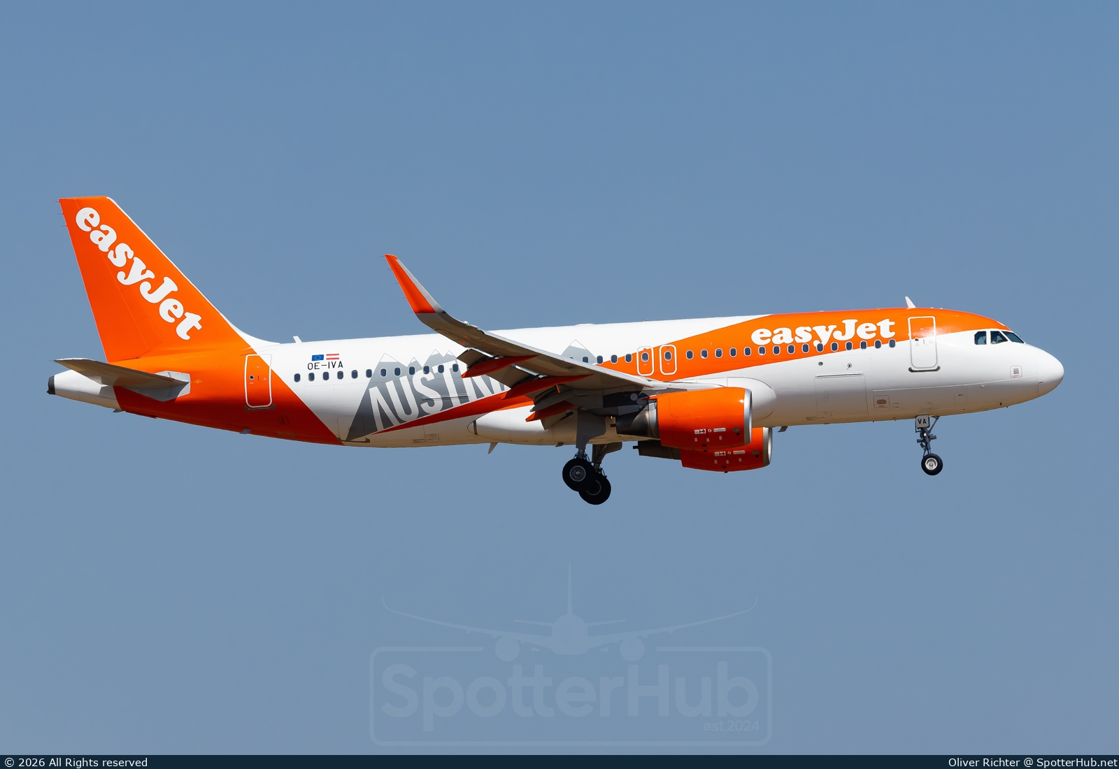 Photo of OE-IVA - Airbus A320-214 operated by easyJet Europe