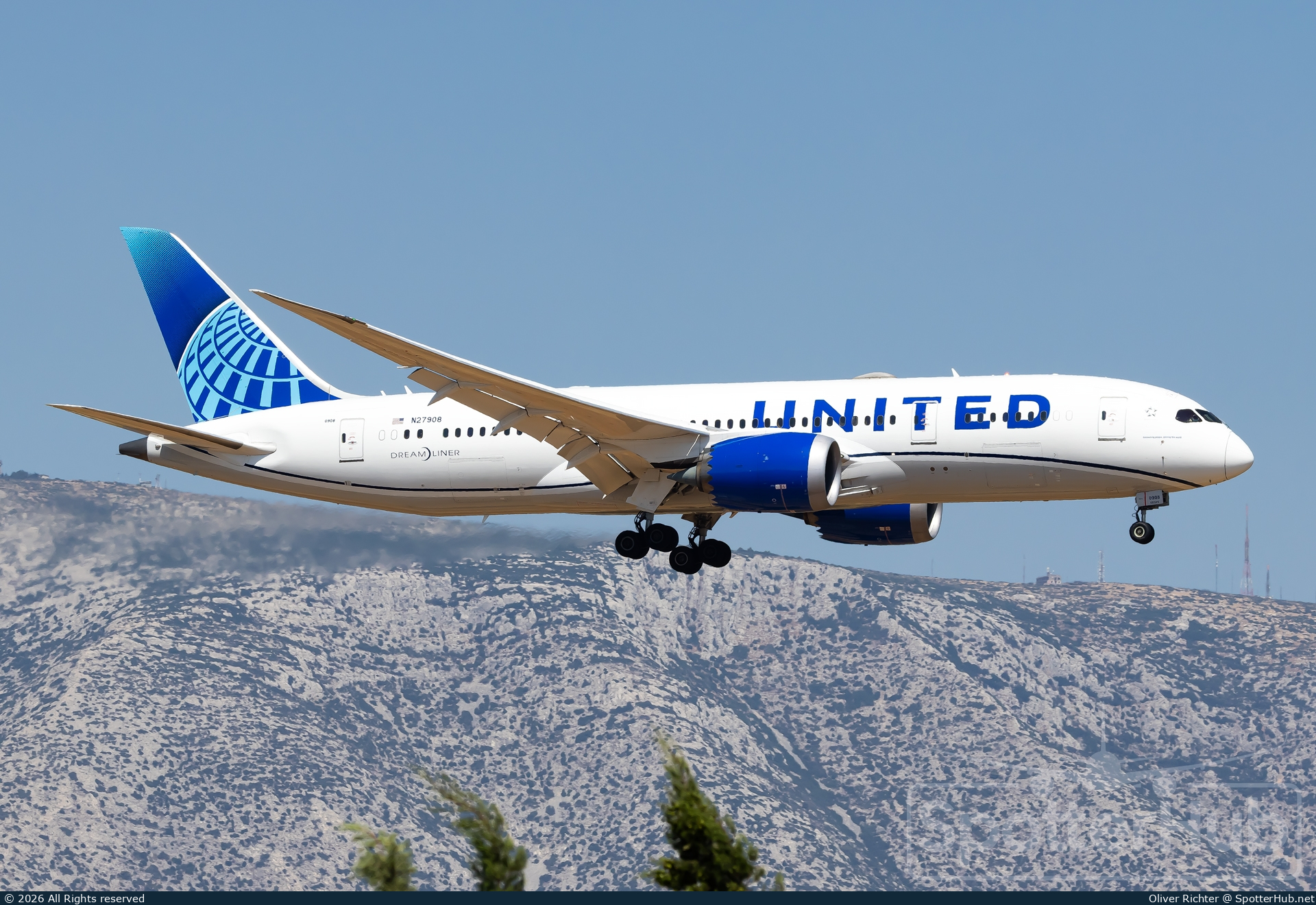 Photo of N27908 - Boeing 787-8 Dreamliner operated by United Airlines