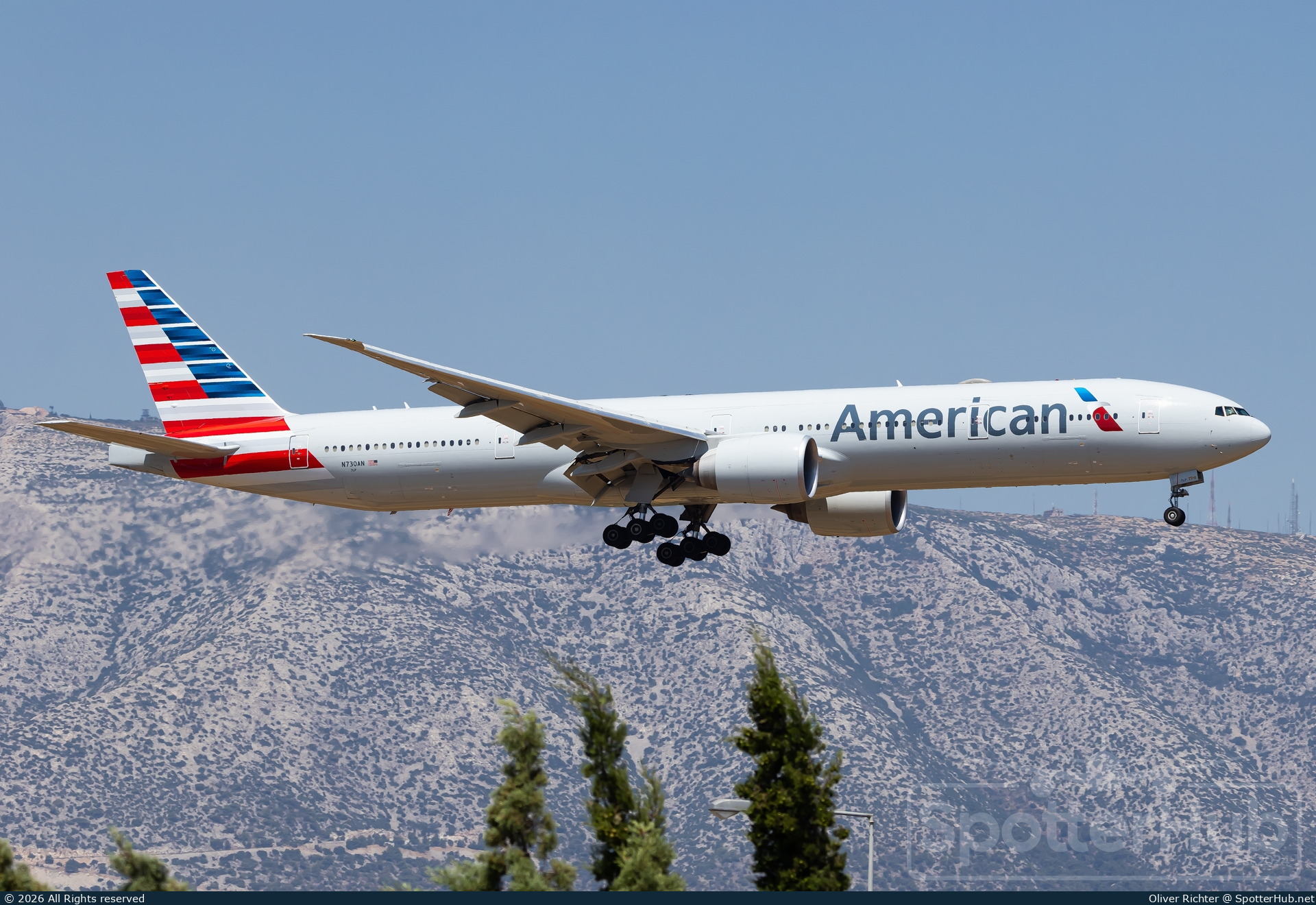 Photo of N730AN - Boeing 777-323(ER) operated by American Airlines