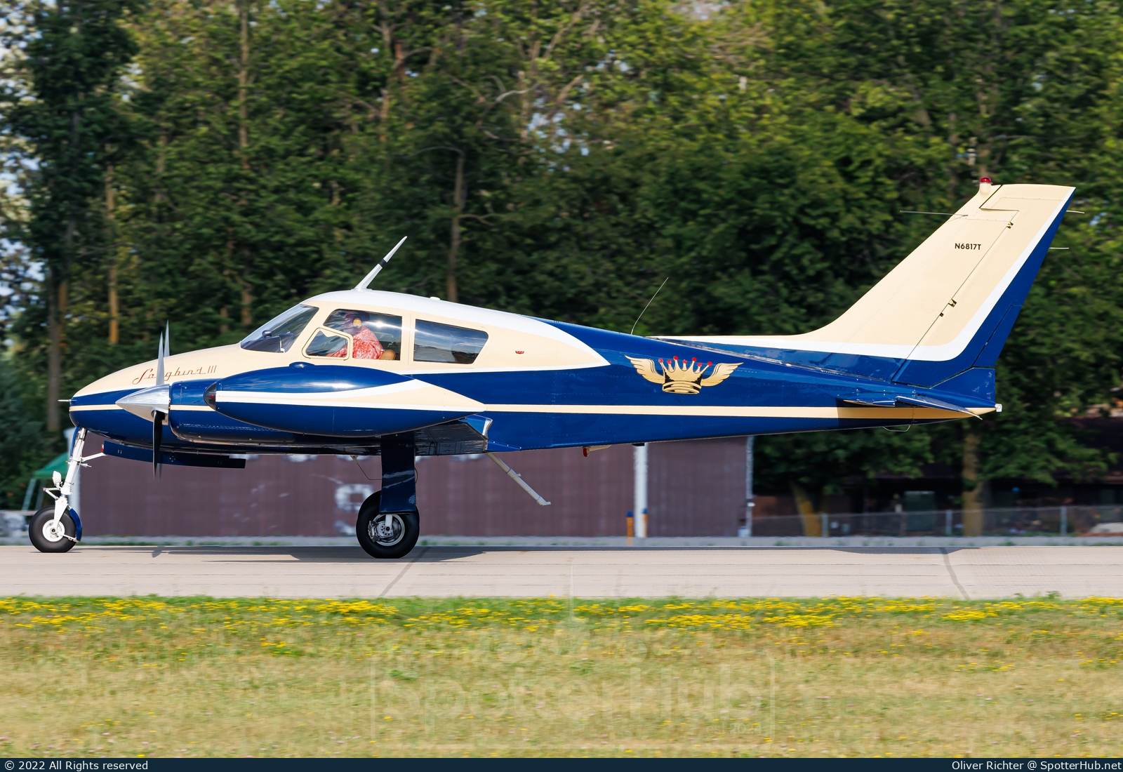 Photo of N6817T - Cessna 310D operated by Private