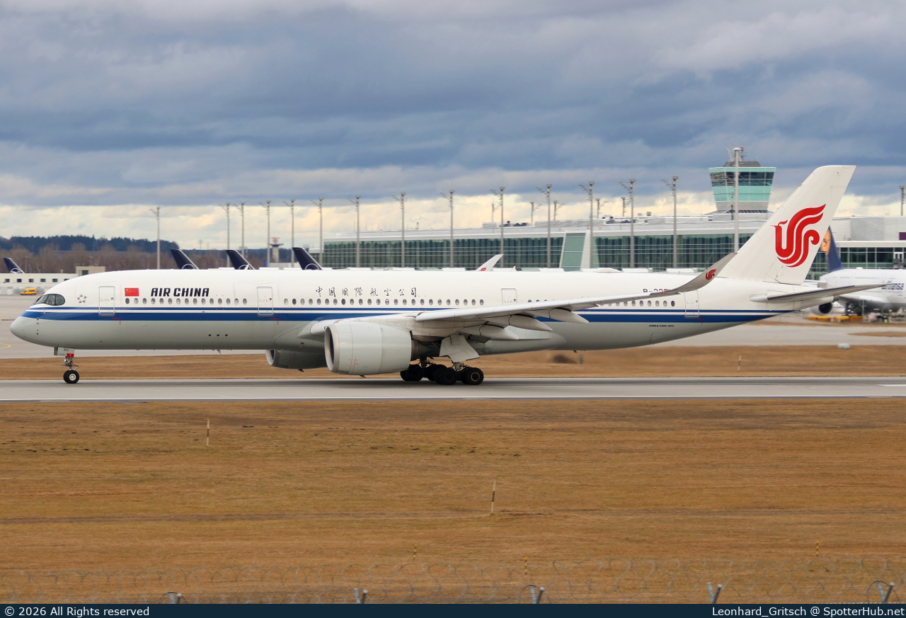 Photo of B-32EZ - Airbus A350-941 operated by Air China