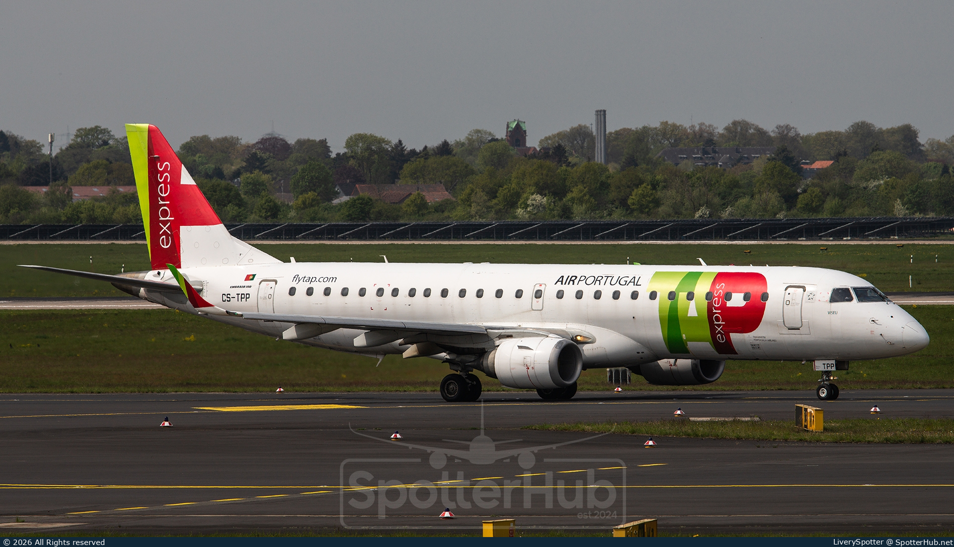 Photo of CS-TPP - Embraer ERJ-190LR operated by TAP Express (opb Portugália Airlines)