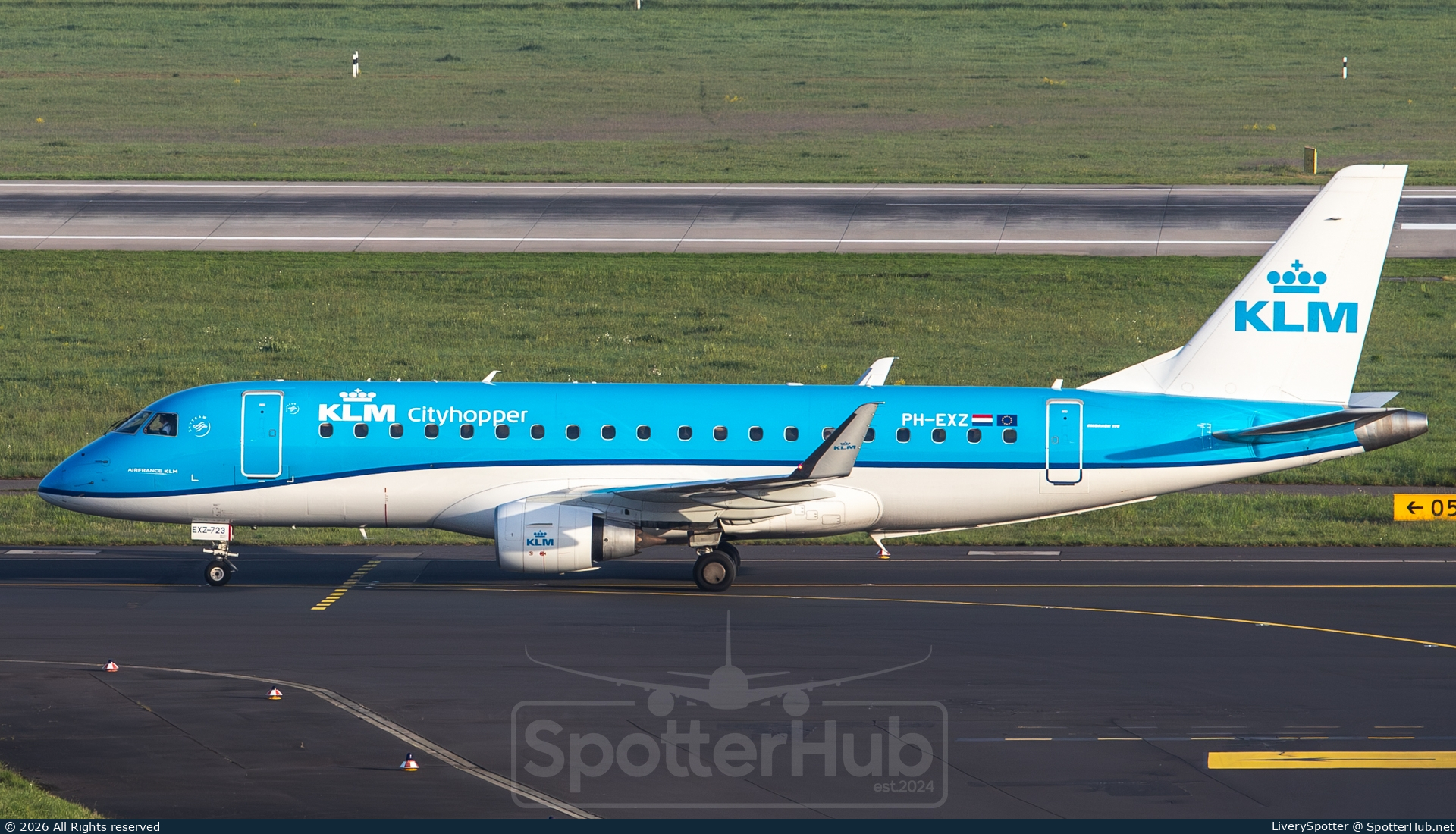 Photo of PH-EXZ - Embraer ERJ-175STD operated by KLM Cityhopper