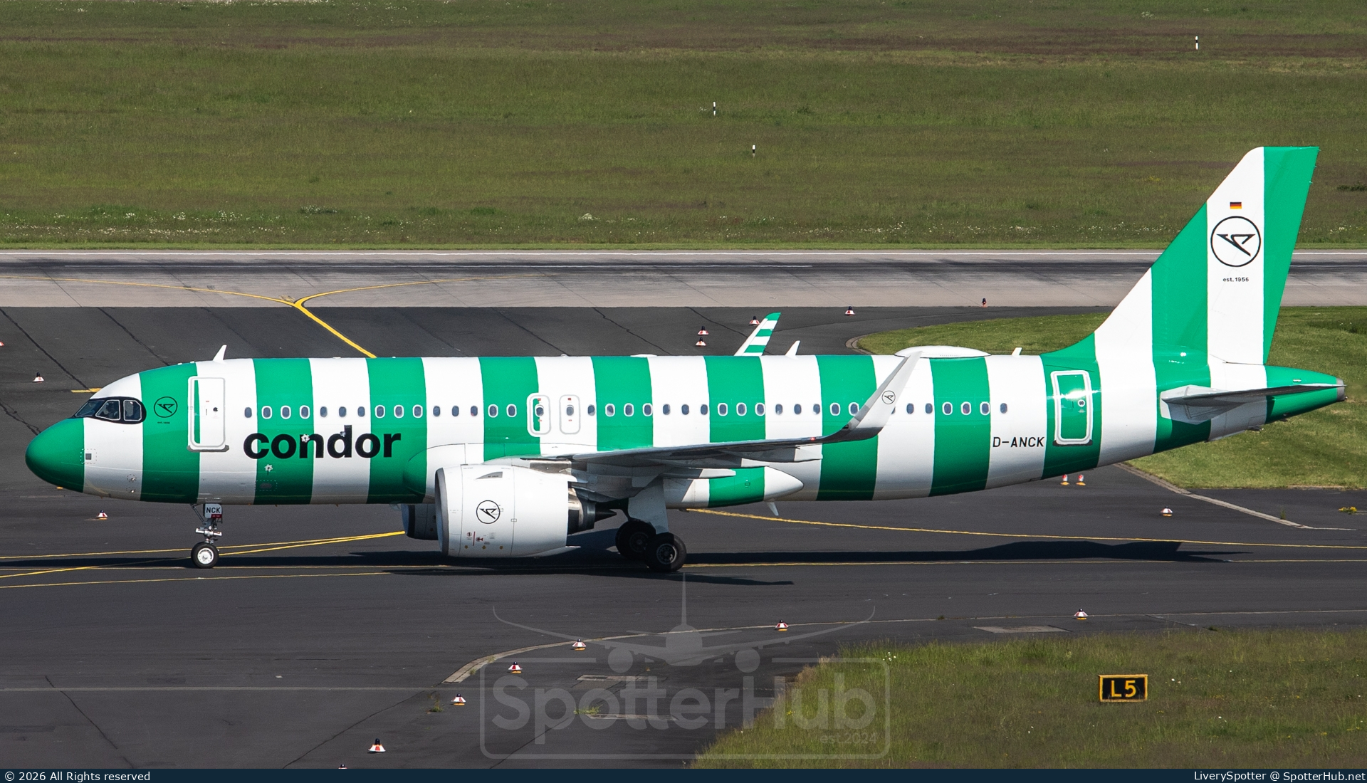 Photo of D-ANCK - Airbus A320-271N operated by Condor