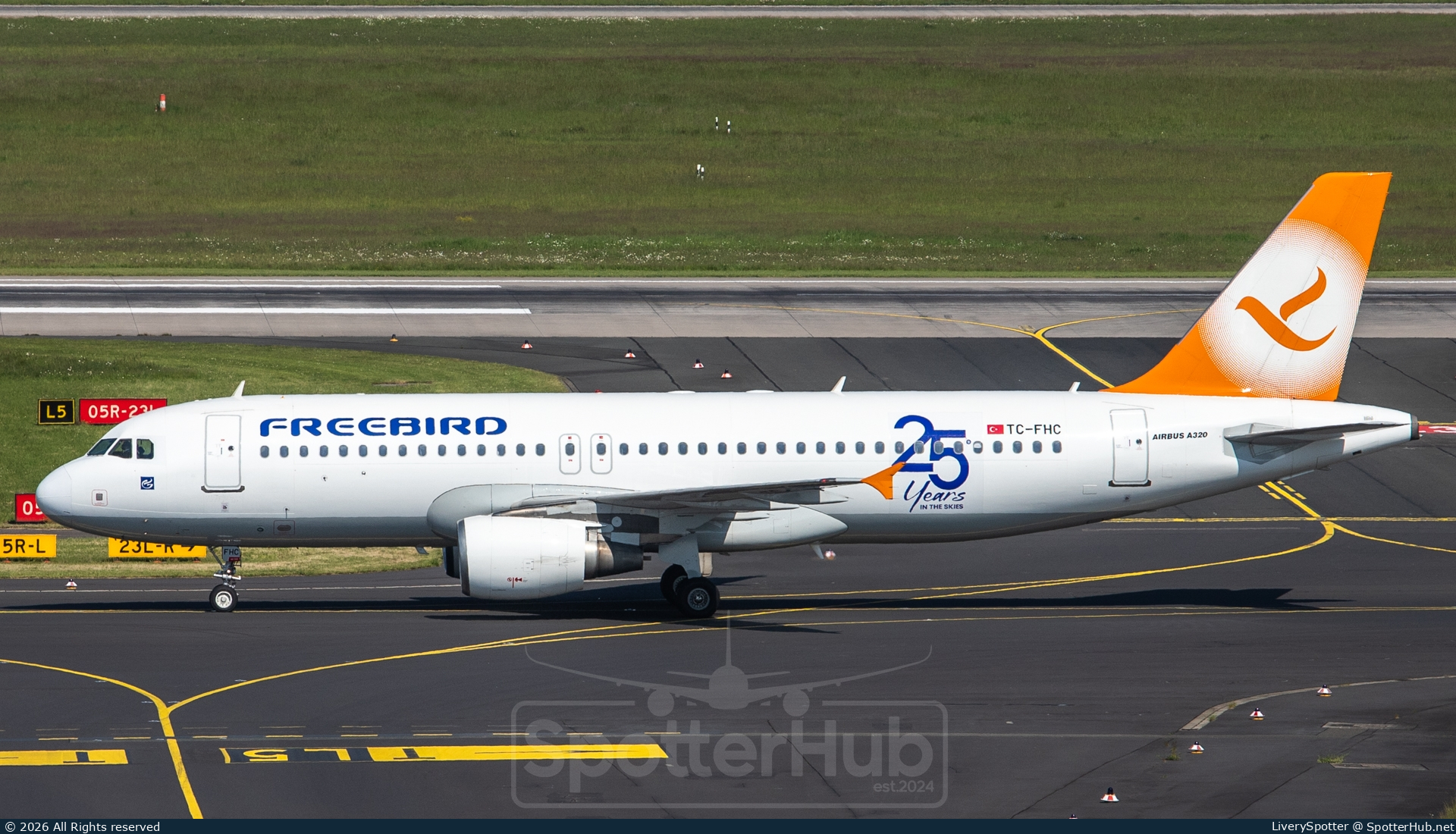 Photo of TC-FHC - Airbus A320-214 operated by Freebird Airlines