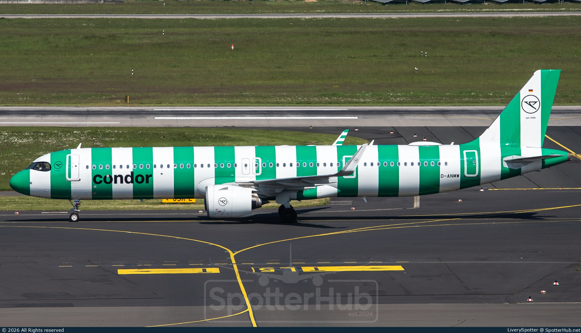 Photo of D-ANMW - Airbus A321-271NX operated by Condor