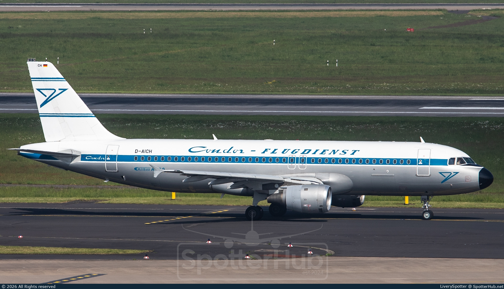 Photo of D-AICH - Airbus A320-212 operated by Condor