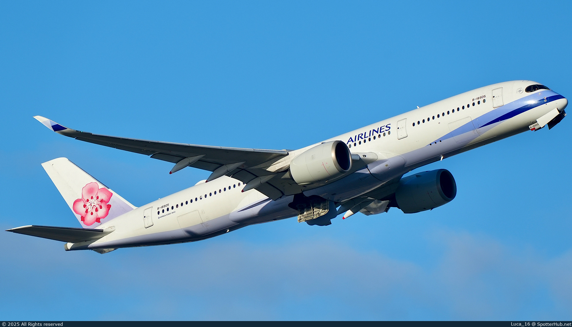 Photo of B-18905 - Airbus A350-941 operated by China Airlines