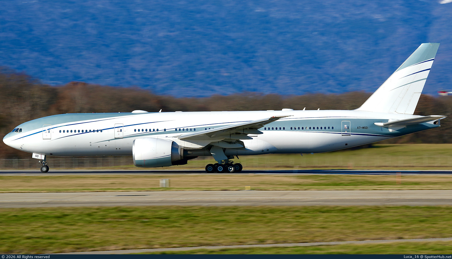 Photo of A7-MSD - Boeing 777-2FB(LR) operated by Qatar Amiri Flight