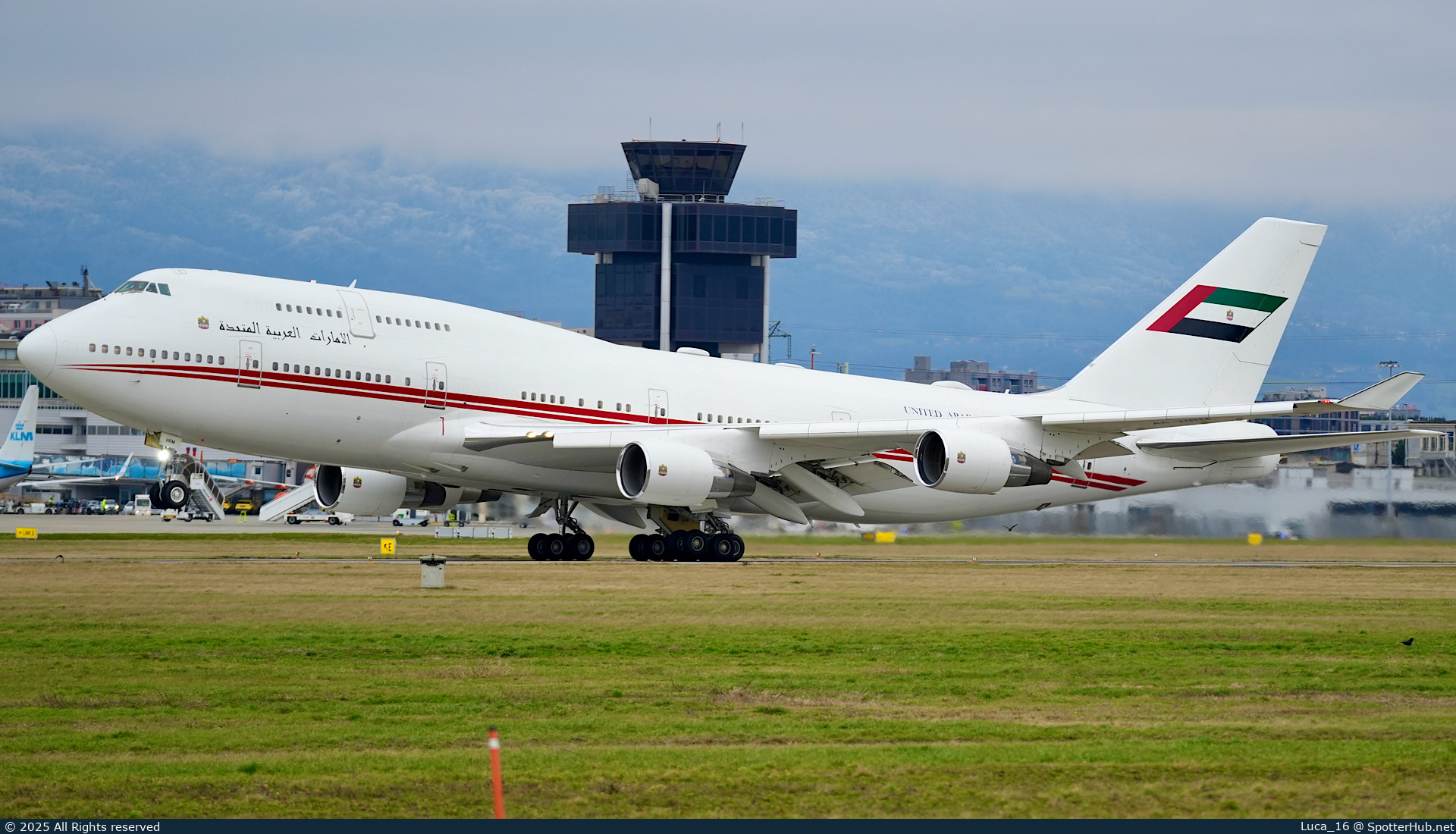 Photo of A6-HRM - Boeing 747-422 operated by Dubai Royal Air Wing