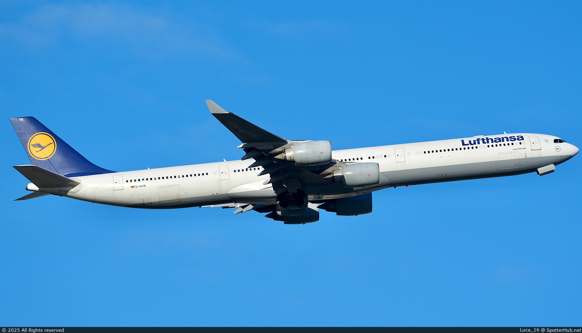 Photo of D-AIHW - Airbus A340-642 operated by Lufthansa