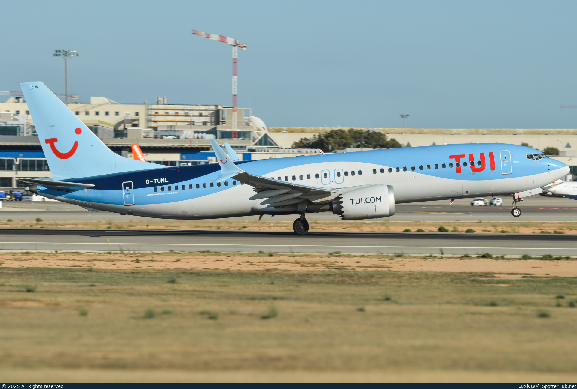 Photo of G-TUML - Boeing 737 MAX 8 operated by TUI Airways
