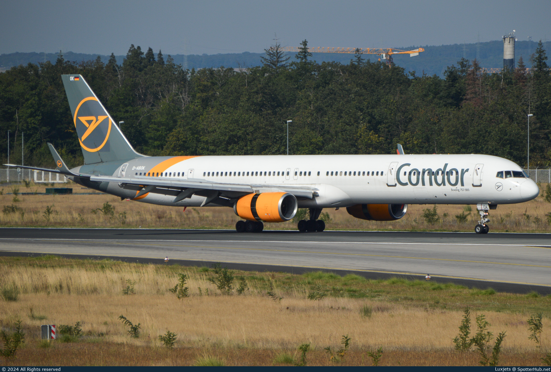 Photo of D-ABOK - Boeing 757-330 operated by Condor