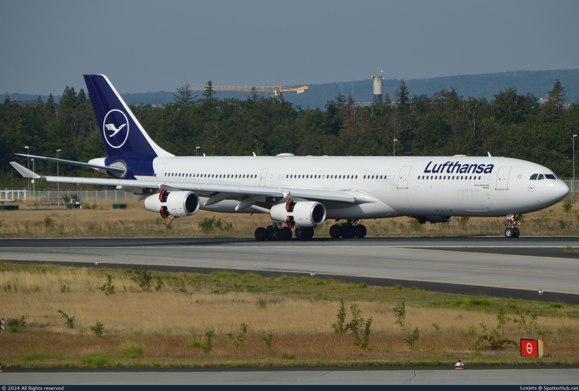 Photo of D-AIGX - Airbus A340-313 operated by Lufthansa