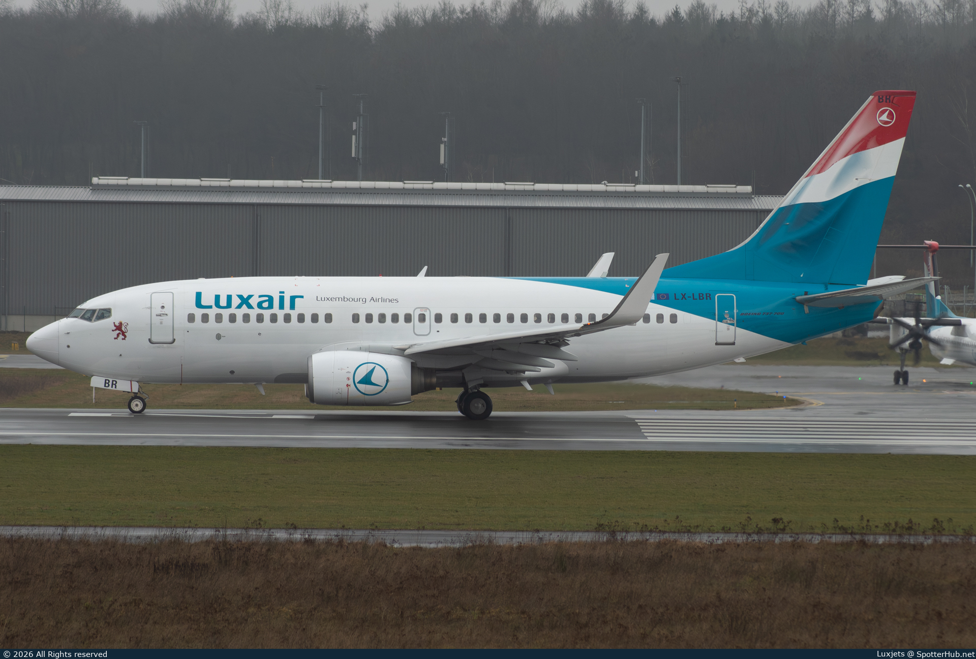 Photo of LX-LBR - Boeing 737-7K2 operated by Luxair
