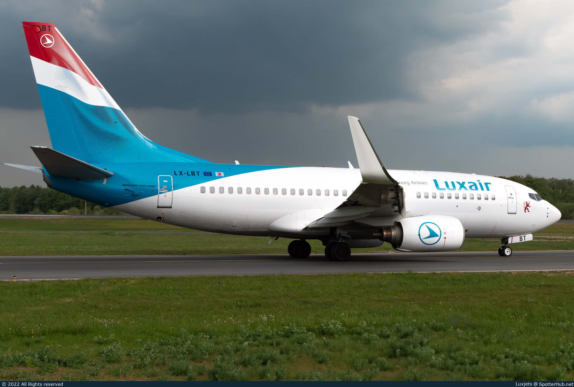 Photo of LX-LBT - Boeing 737-7K2 operated by Luxair