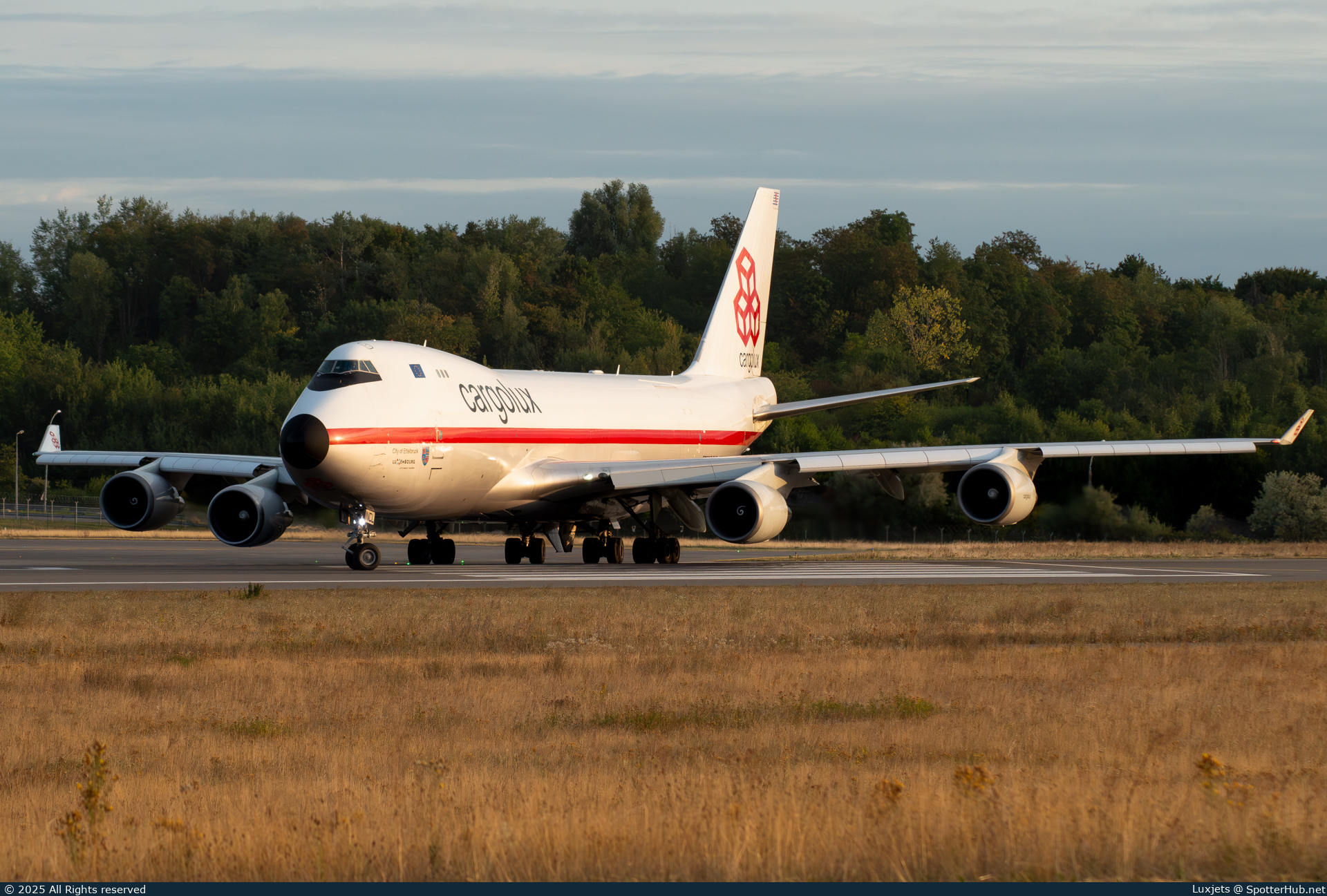 Photo of LX-NCL - Boeing 747-4EVF(ER) operated by Cargolux