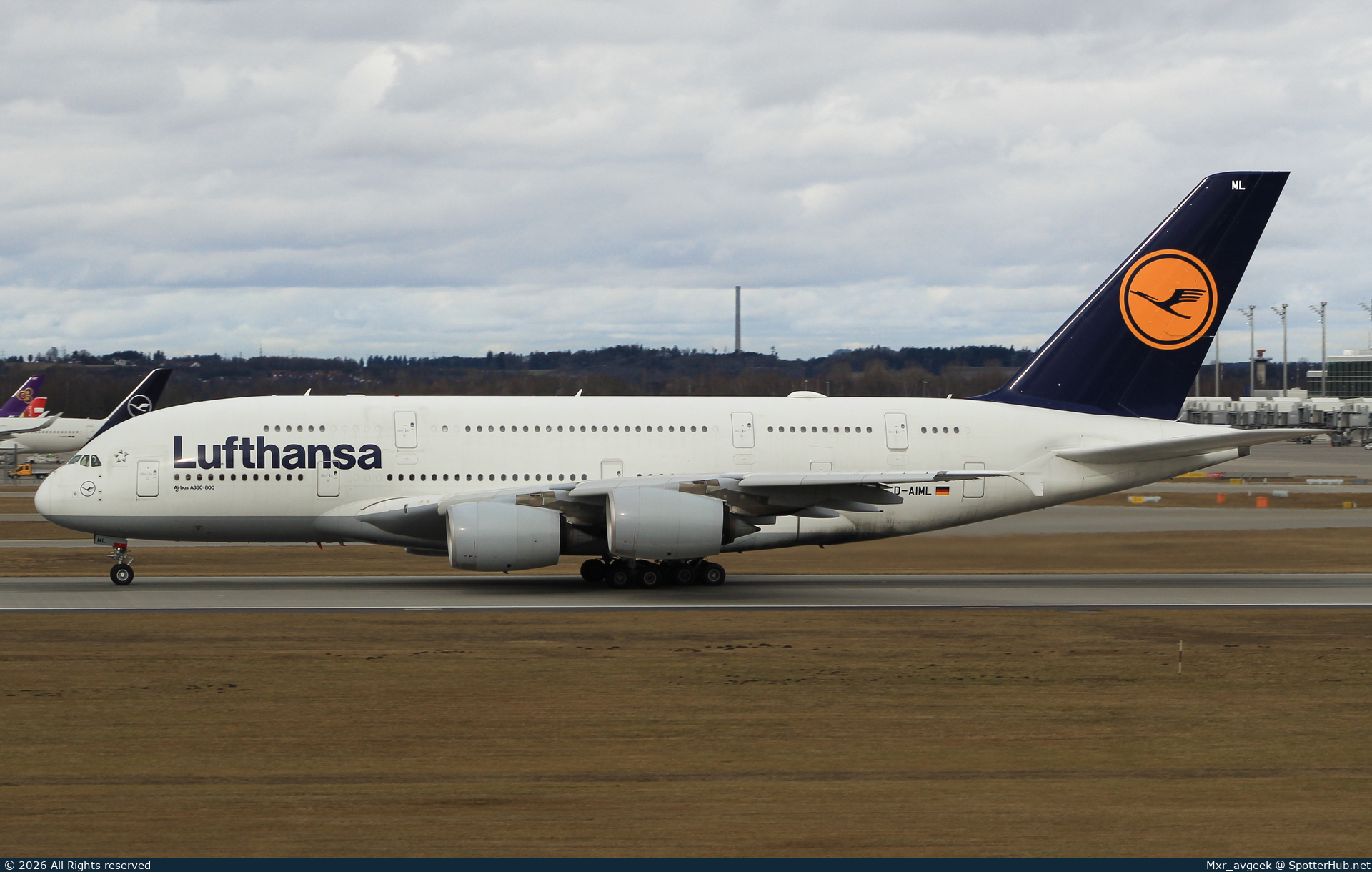 Photo of D-AIML - Airbus A380-841 operated by Lufthansa