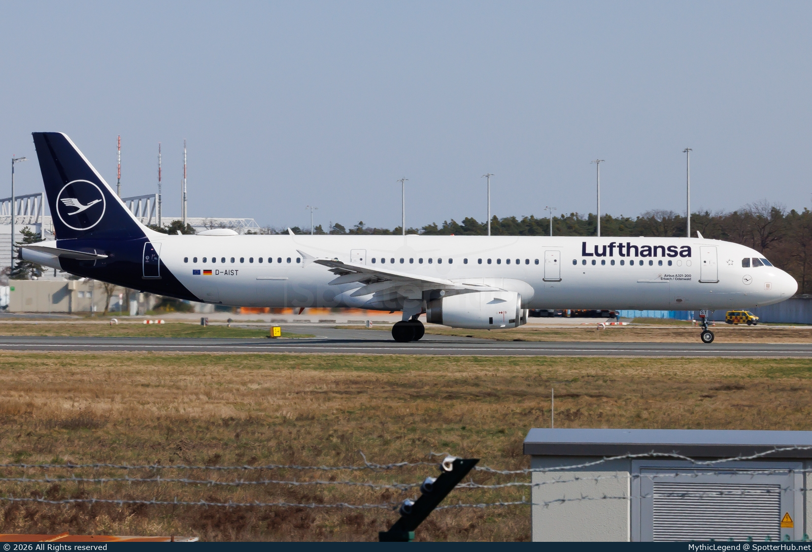 Photo of D-AIST - Airbus A321-231 operated by Lufthansa