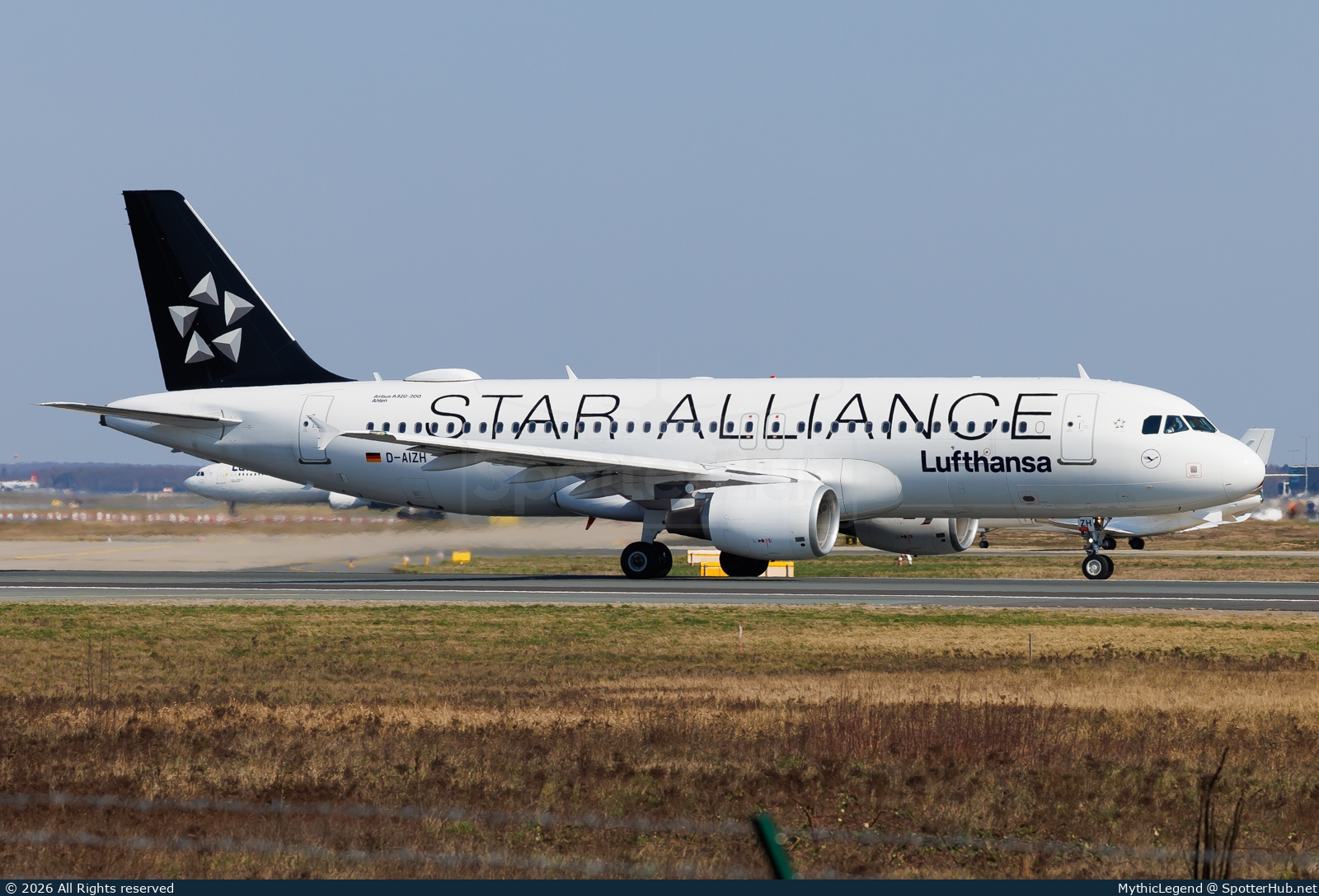 Photo of D-AIZH - Airbus A320-214 operated by Lufthansa